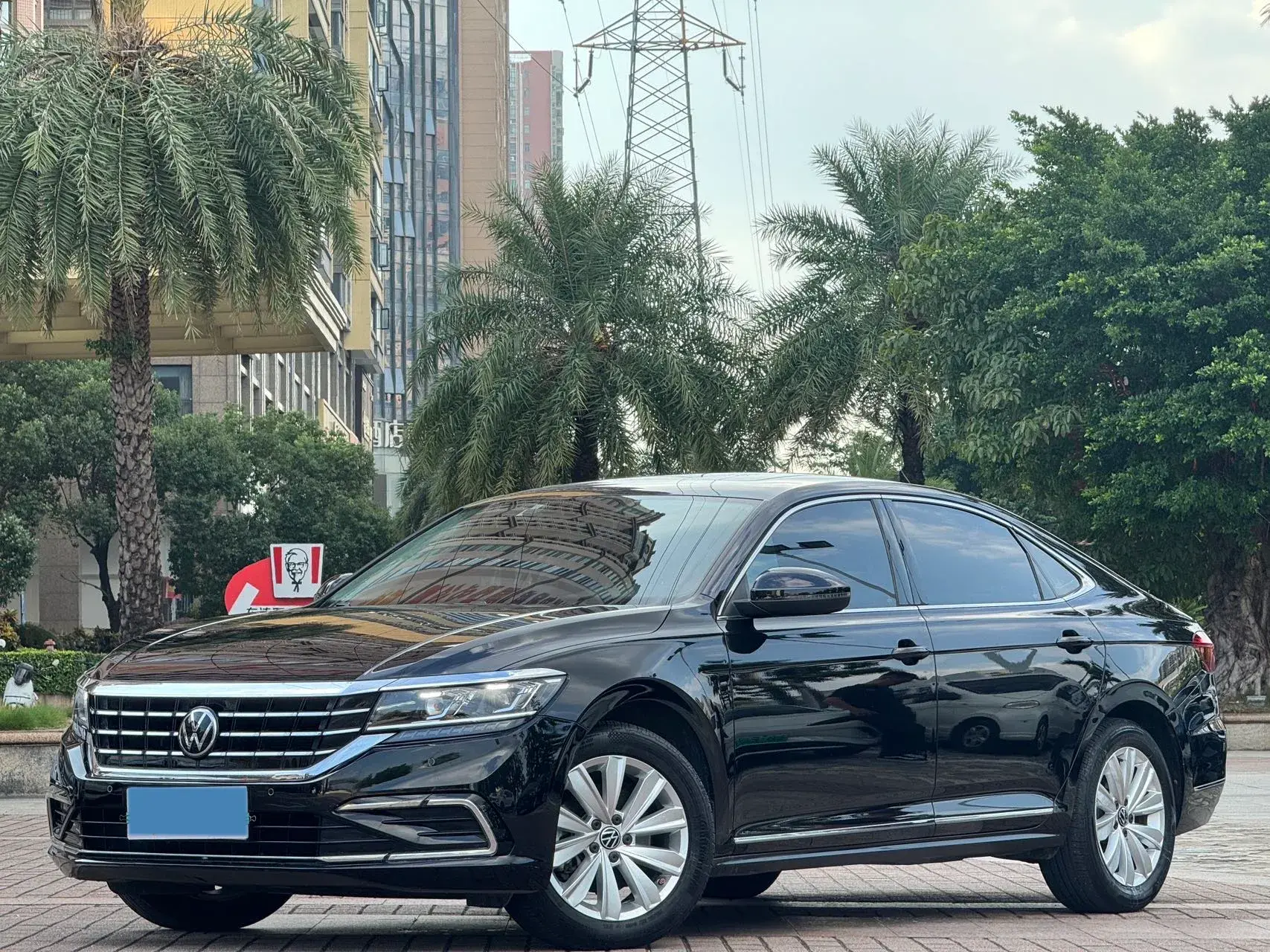 2021 VOLKSWAGEN PASSAT view 1