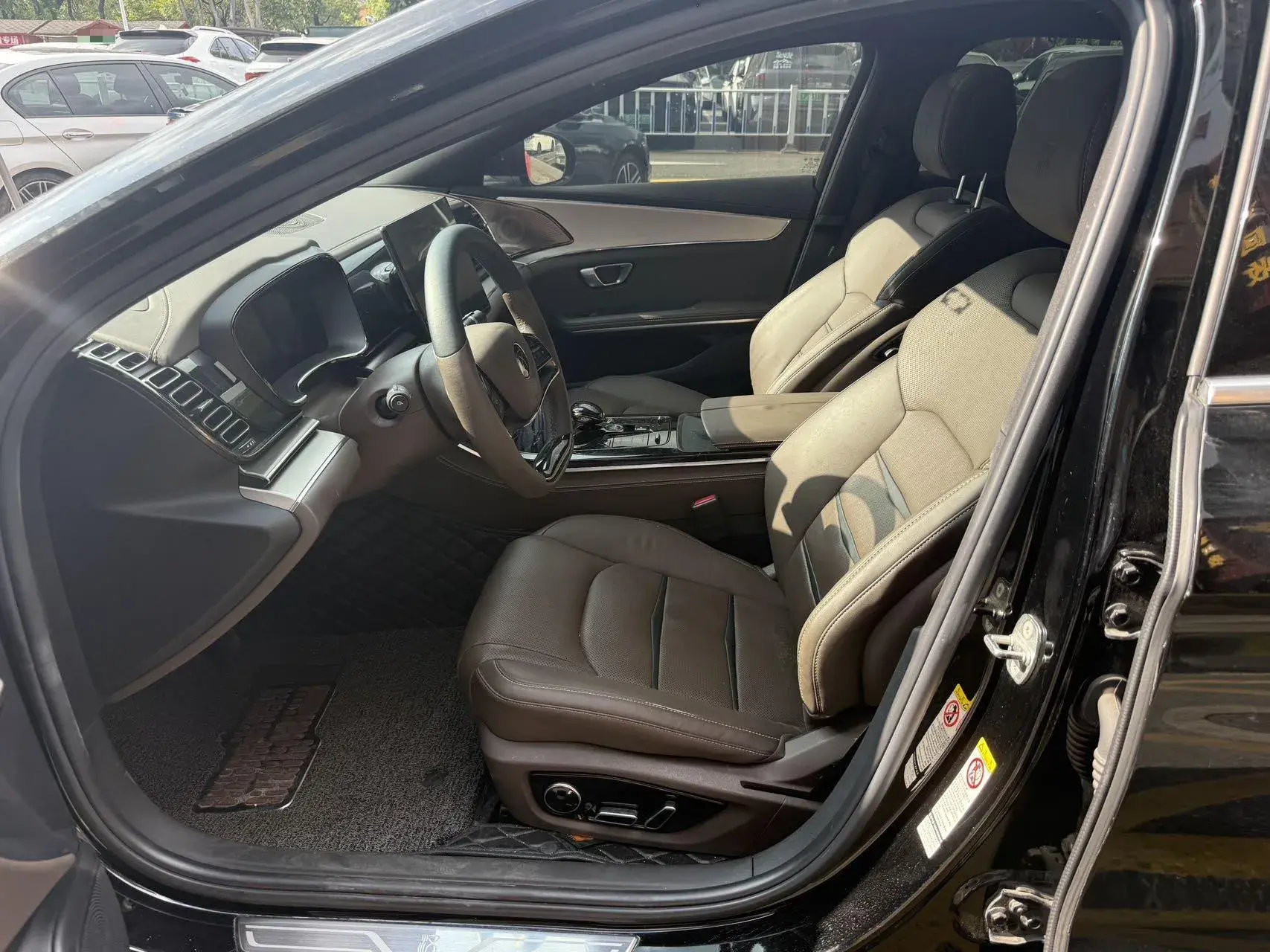 2020 BYD HAN thumbnail 3