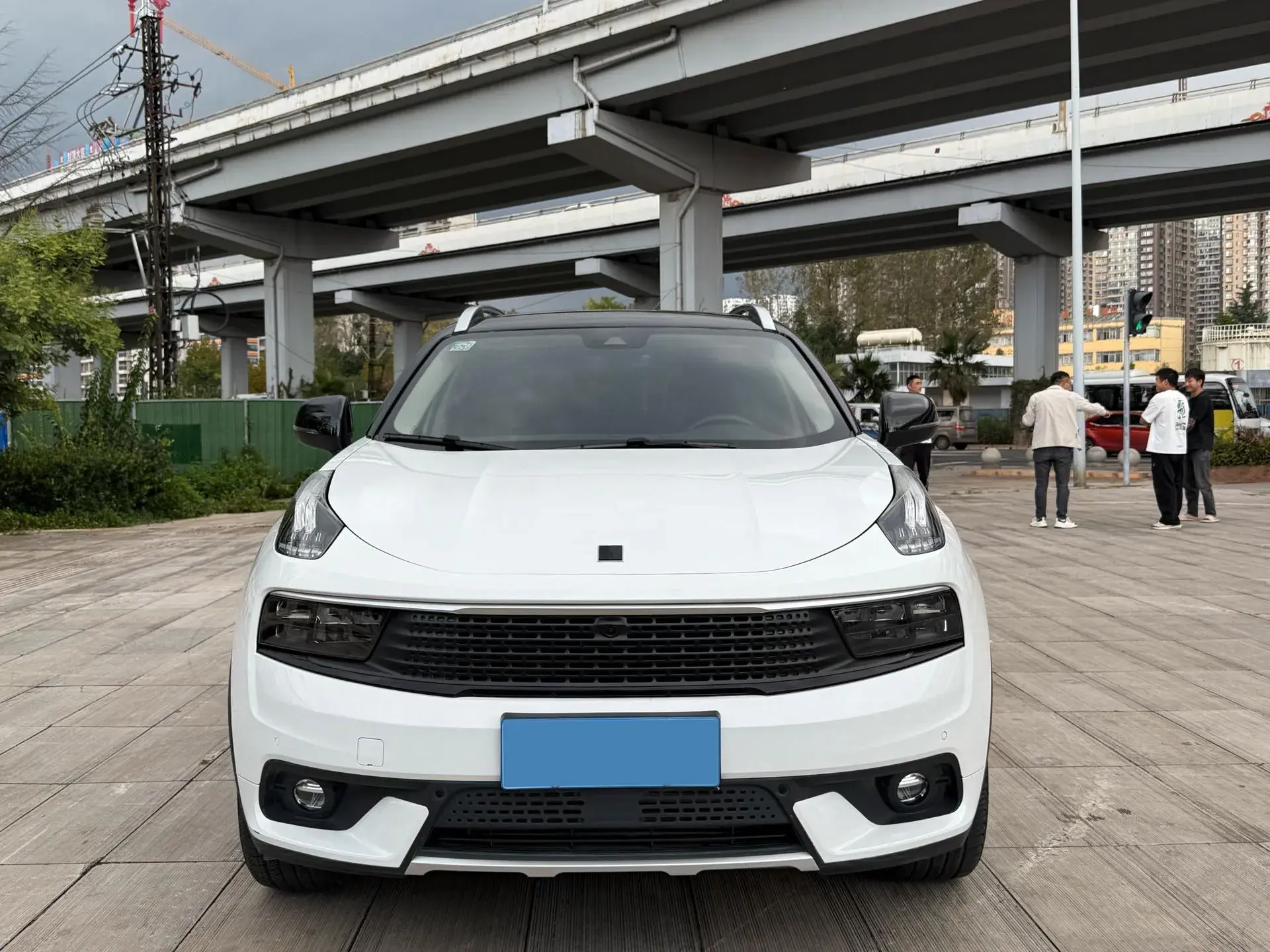 2019 LYNK&CO 01 thumbnail 2