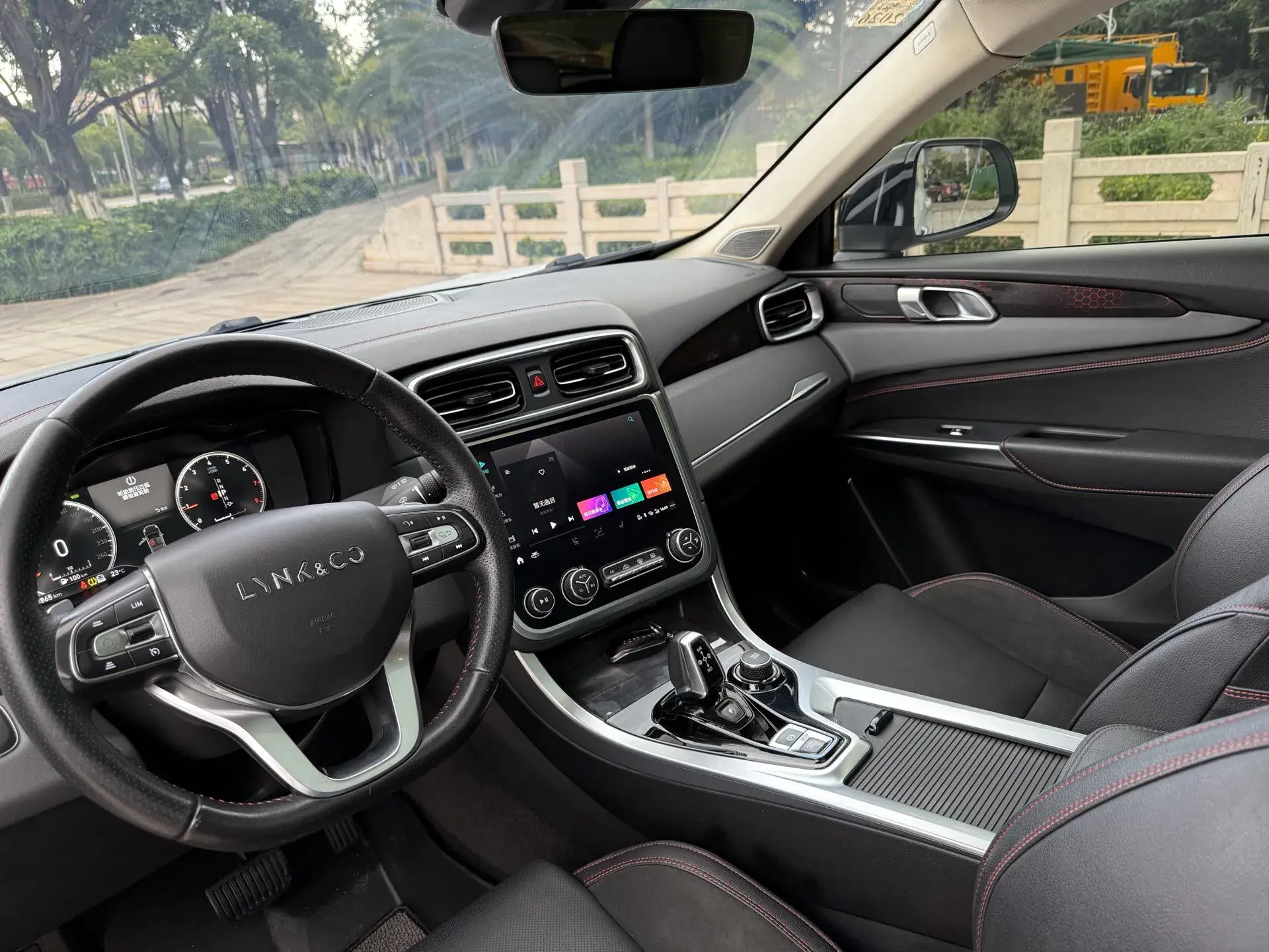 2019 LYNK&CO 01 thumbnail 4