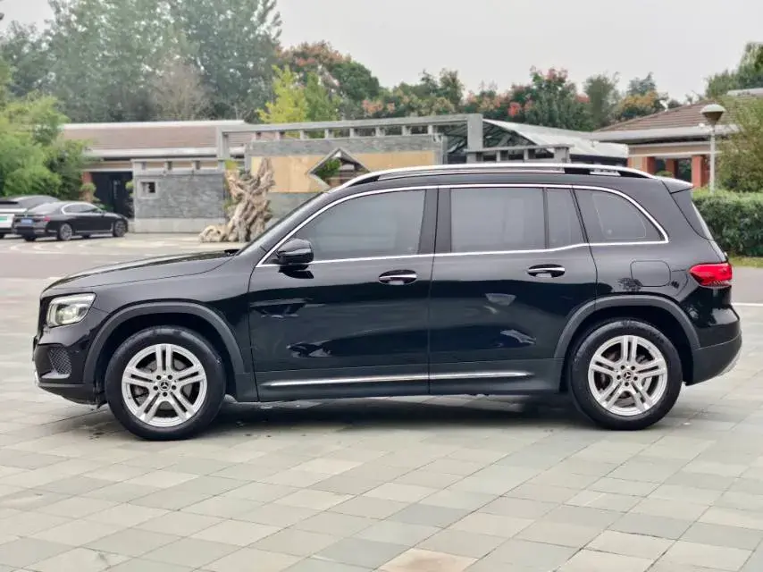 2022 MERCEDES-BENZ GLB thumbnail 3