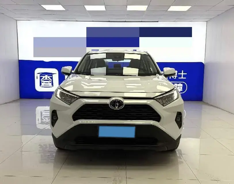 2024 TOYOTA RAV4 thumbnail 3