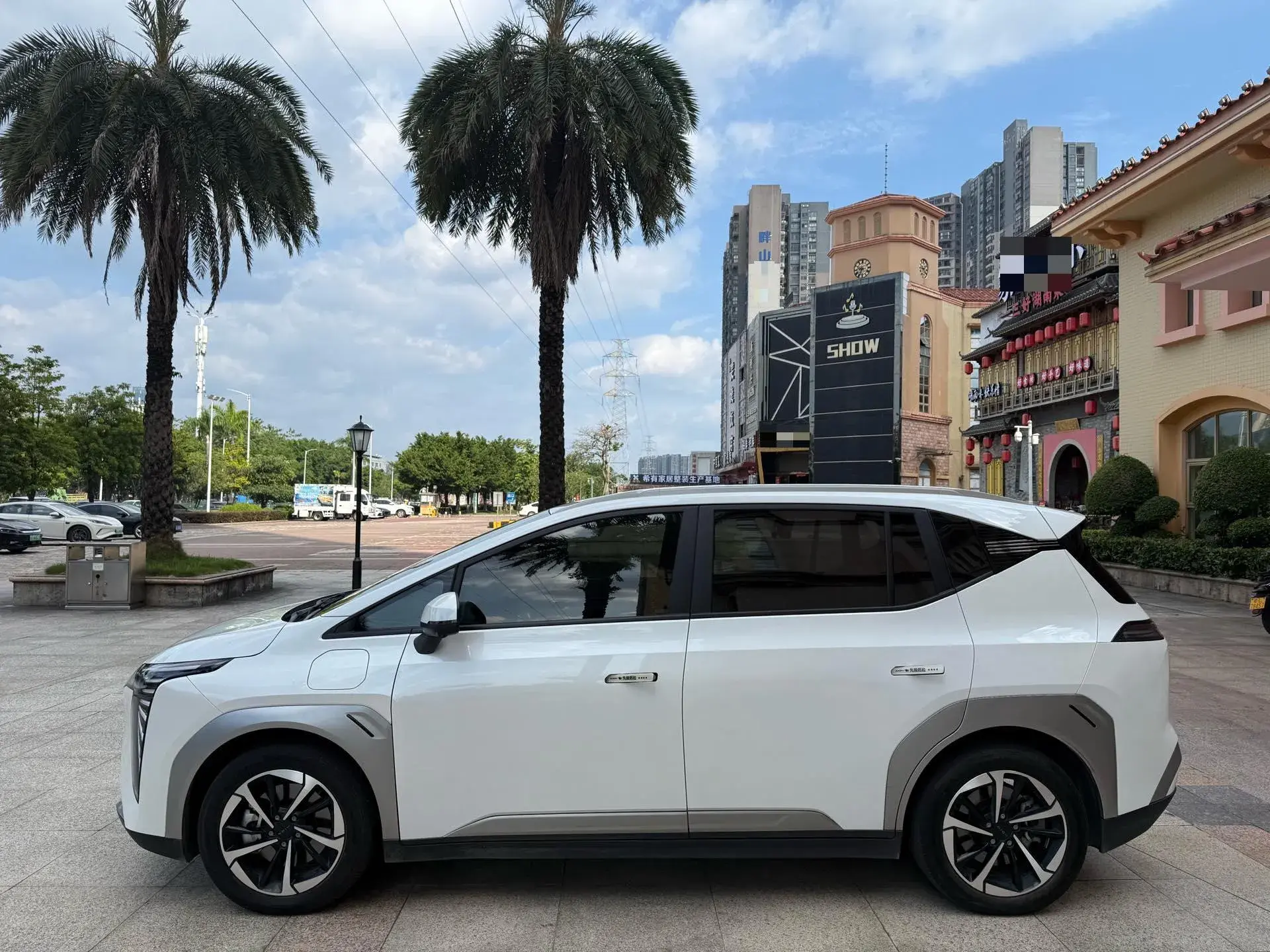 2023 AION Y thumbnail 4