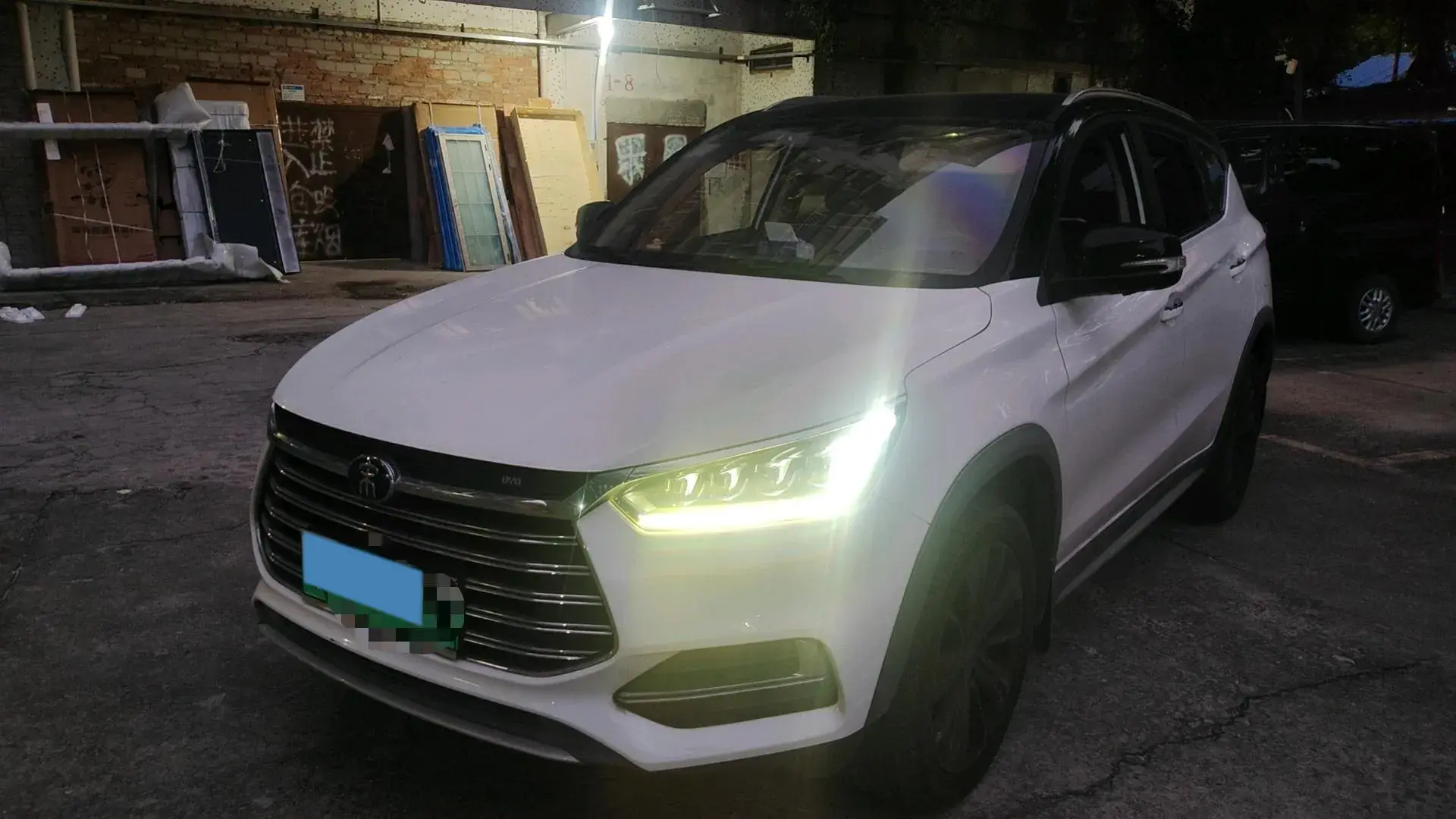 2019 BYD SONG view 1