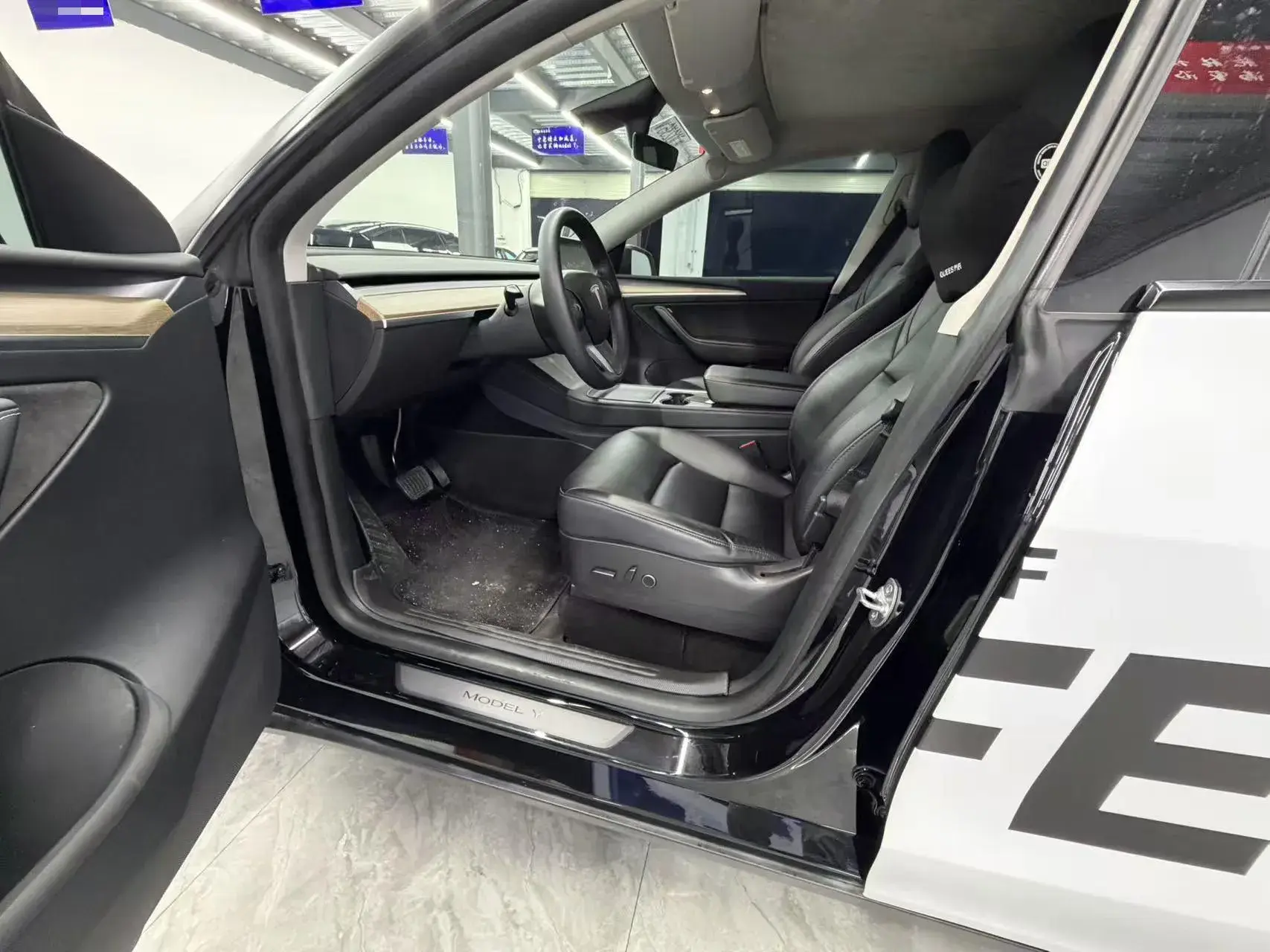 2021 TESLA MODEL thumbnail 4