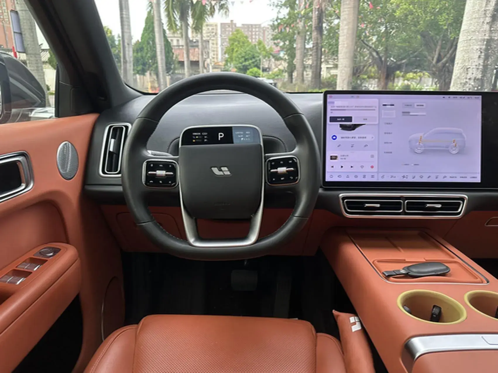 2023 LI L8 thumbnail 3