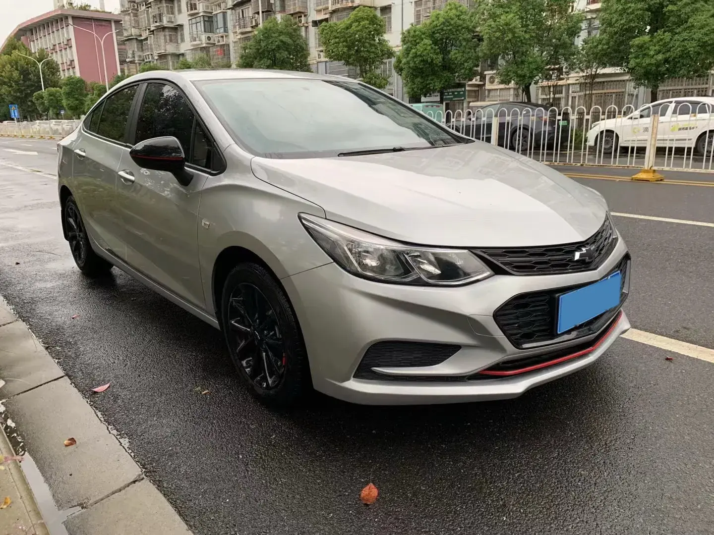 2018 CHEVROLET CRUZE thumbnail 3