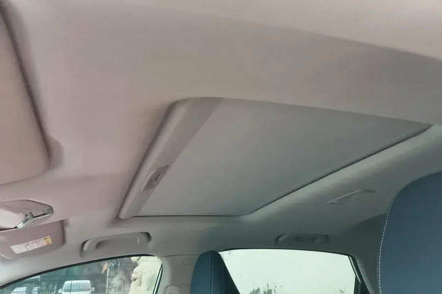 2022 GEELY EMGRAND thumbnail 4