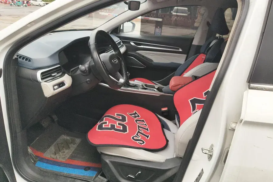 2022 GEELY EMGRAND thumbnail 3