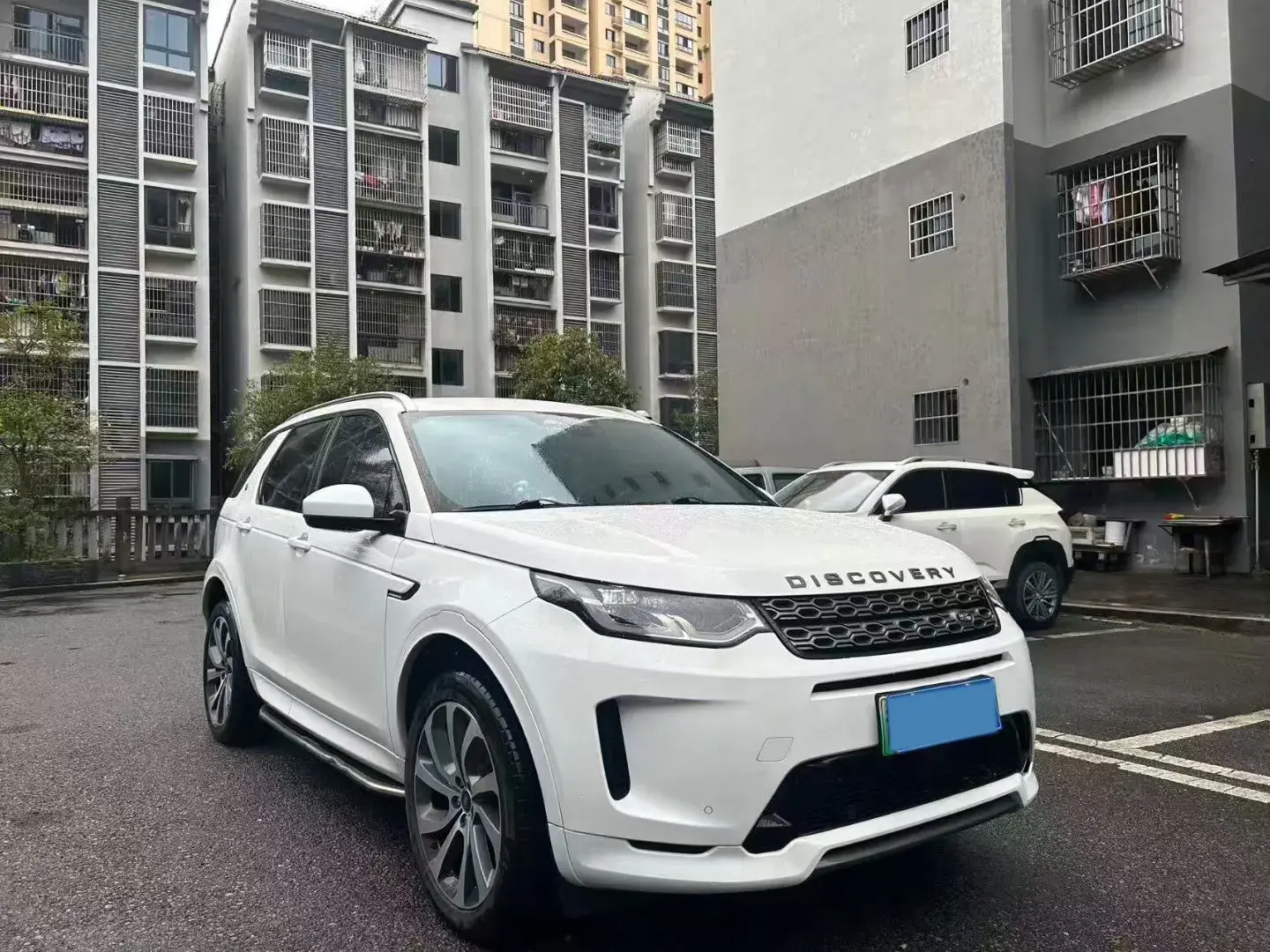 2022 LAND ROVER thumbnail 2