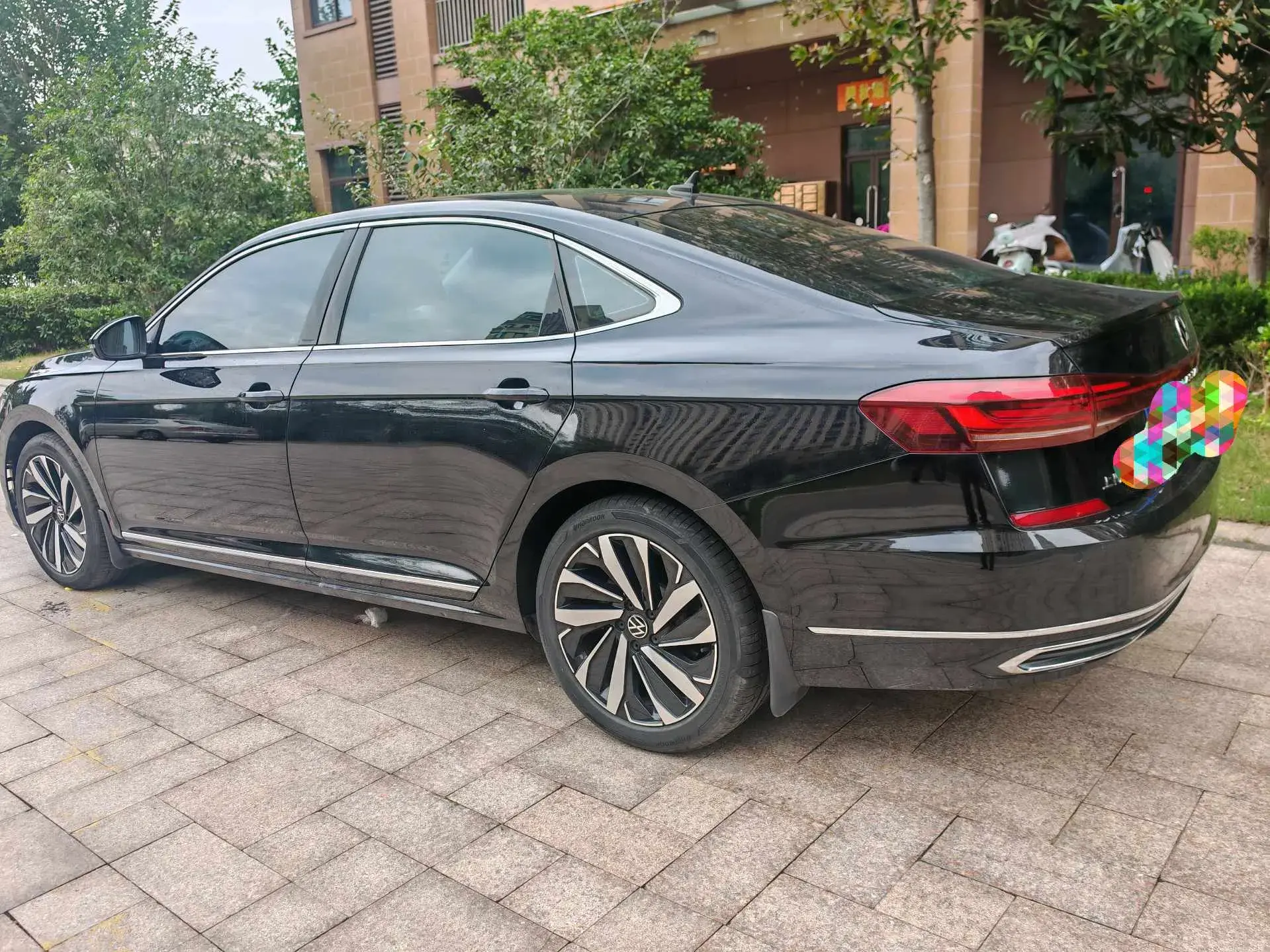 2023 VOLKSWAGEN PASSAT thumbnail 3