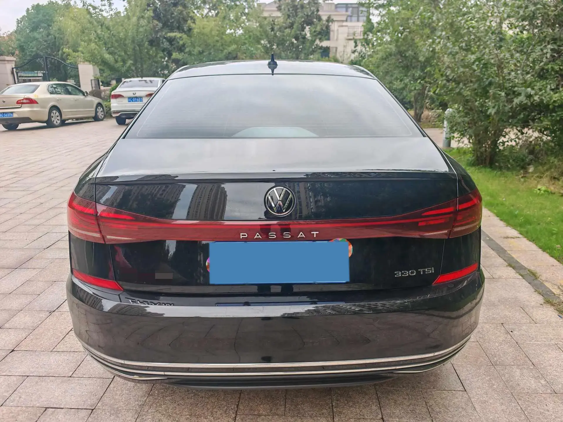 2023 VOLKSWAGEN PASSAT thumbnail 4