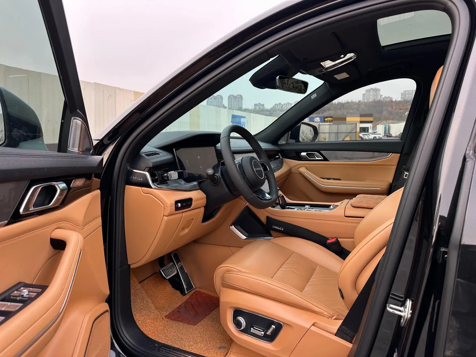 2023 LYNK&CO 09 thumbnail 4