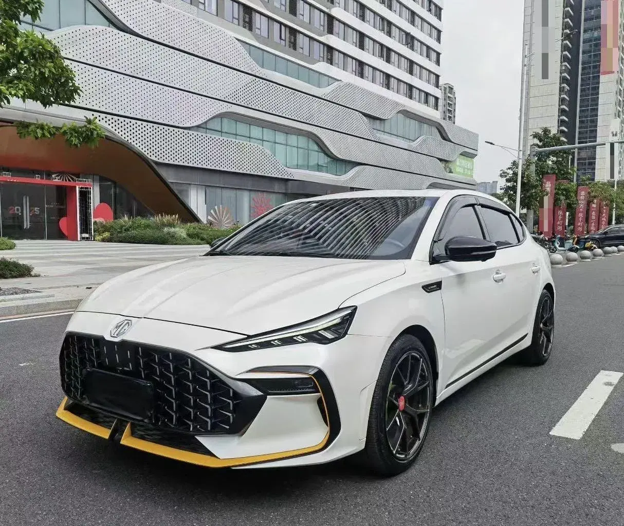 2021 MG MG6 view 1