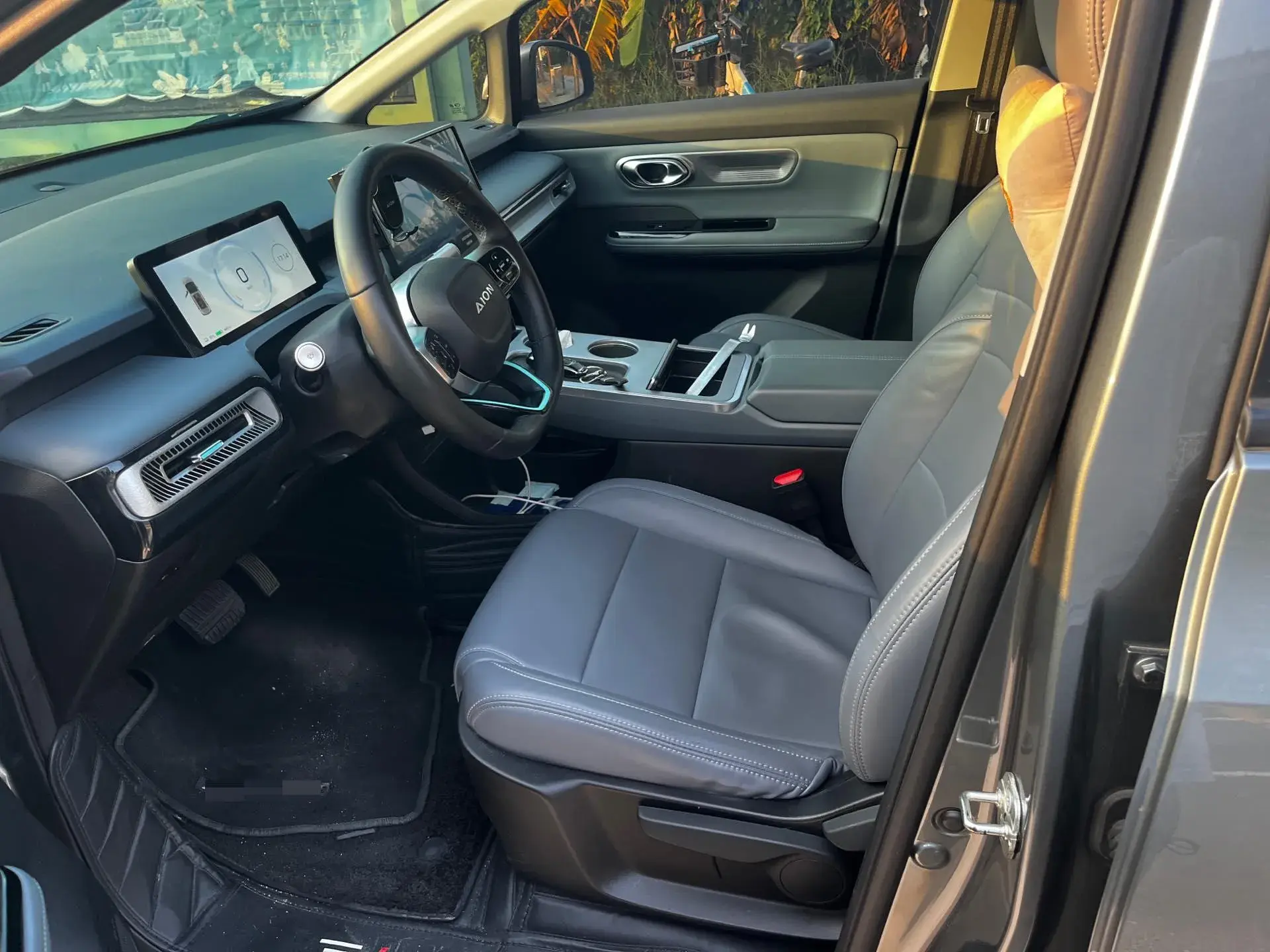 2023 AION Y thumbnail 3