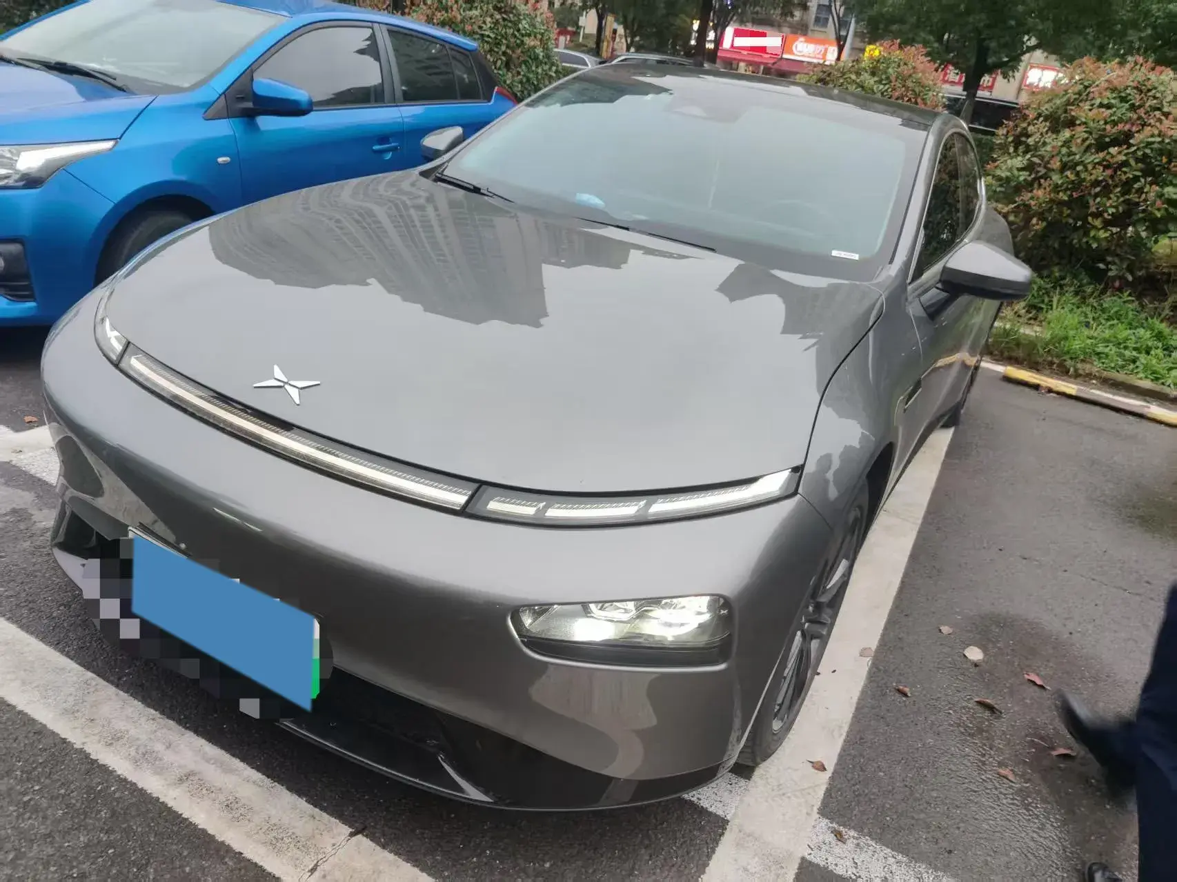 2021 XPENG P7 view 1