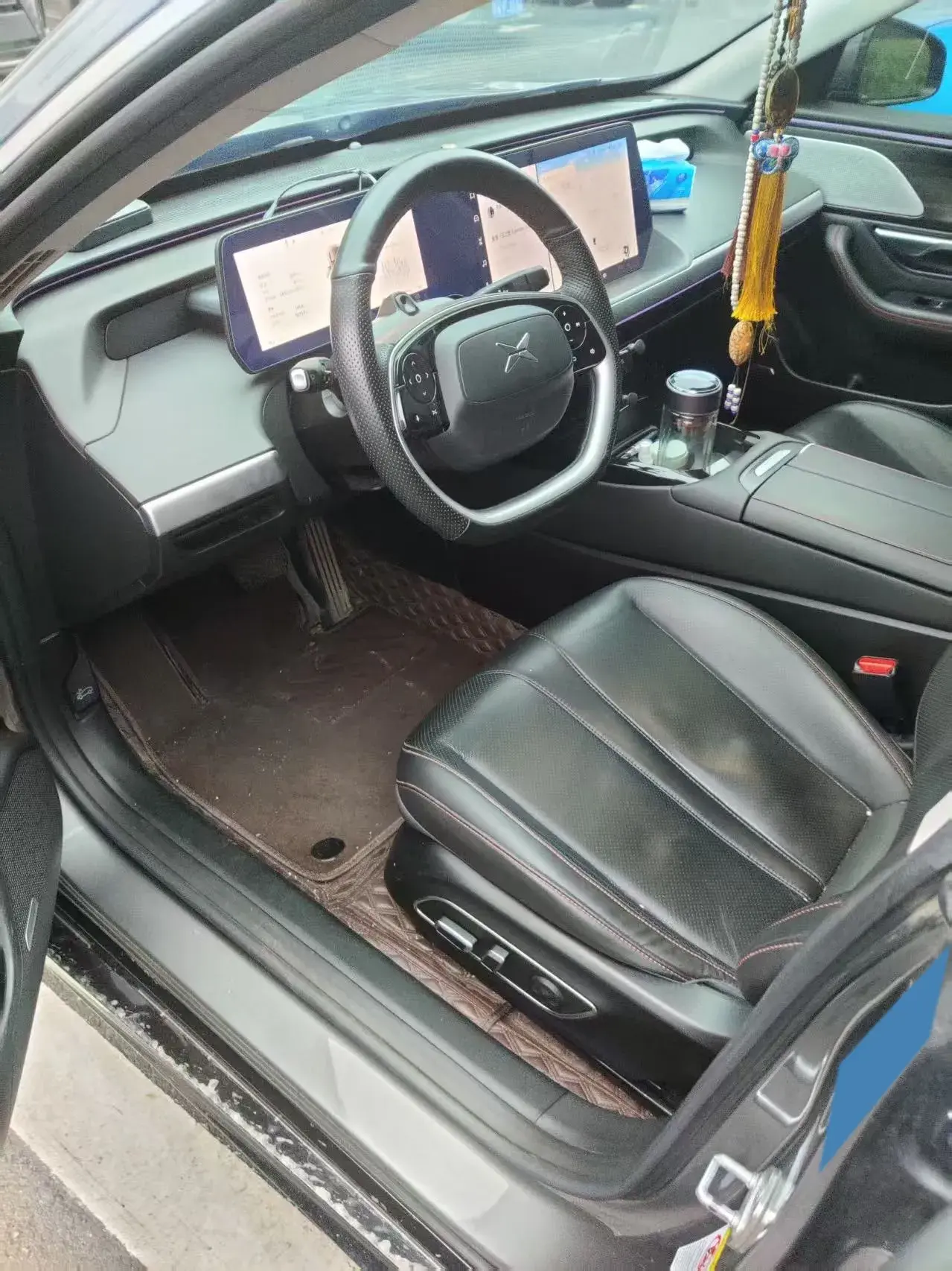 2021 XPENG P7 thumbnail 3