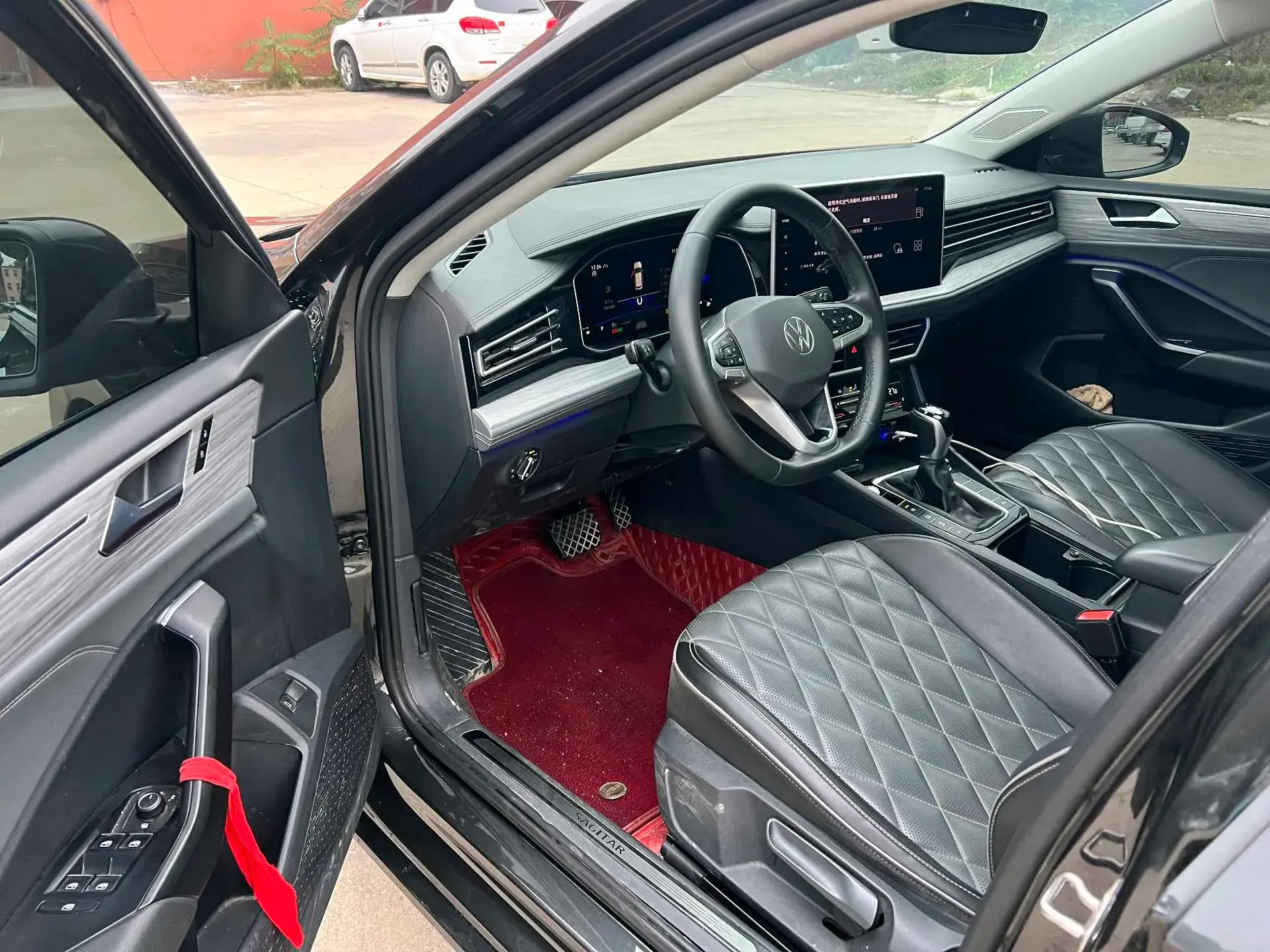 2023 VOLKSWAGEN SAGITAR thumbnail 4