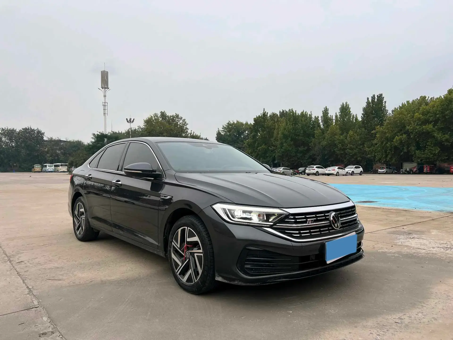 2023 VOLKSWAGEN SAGITAR thumbnail 3