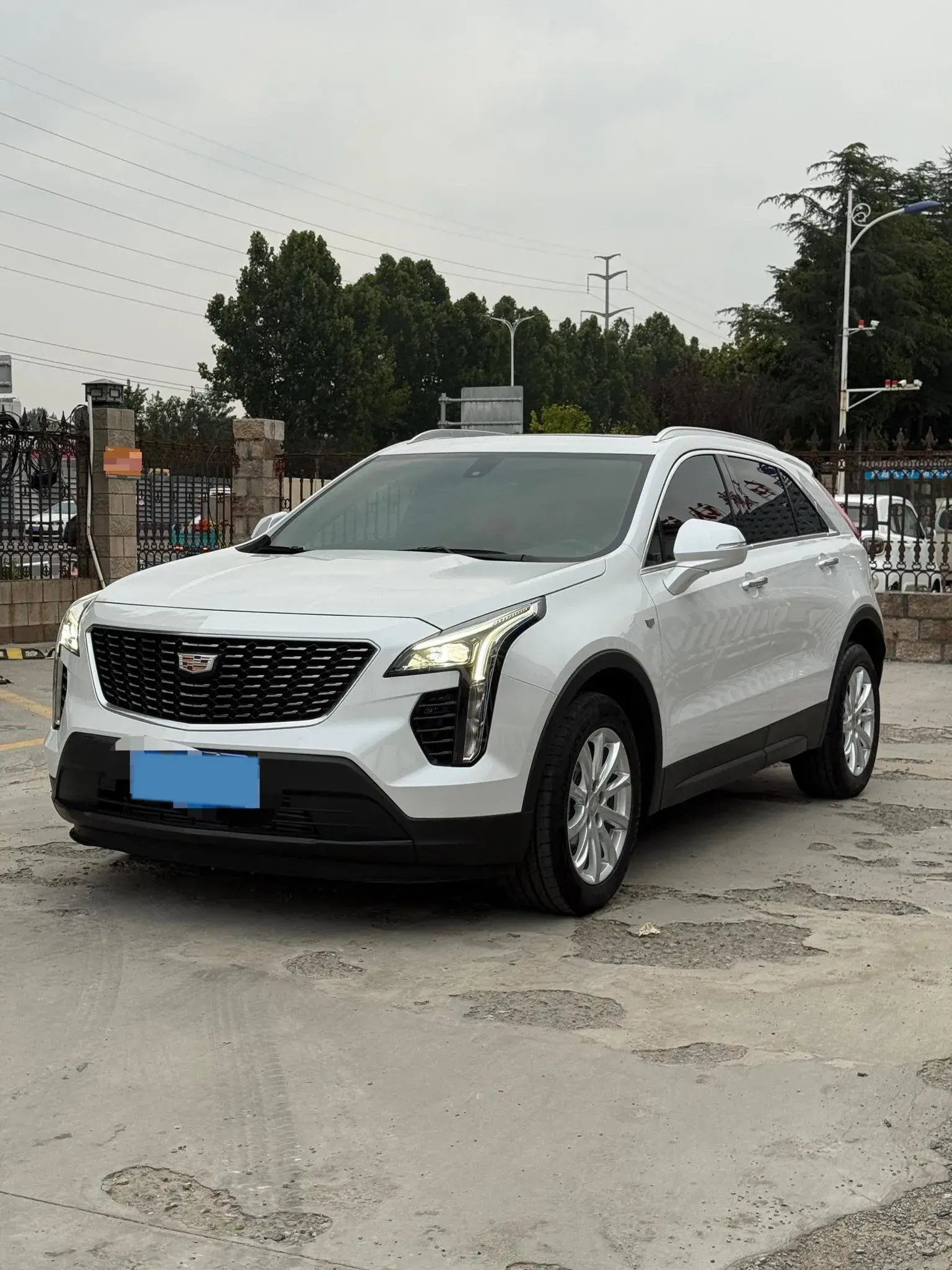 2022 CADILLAC XT4 view 1