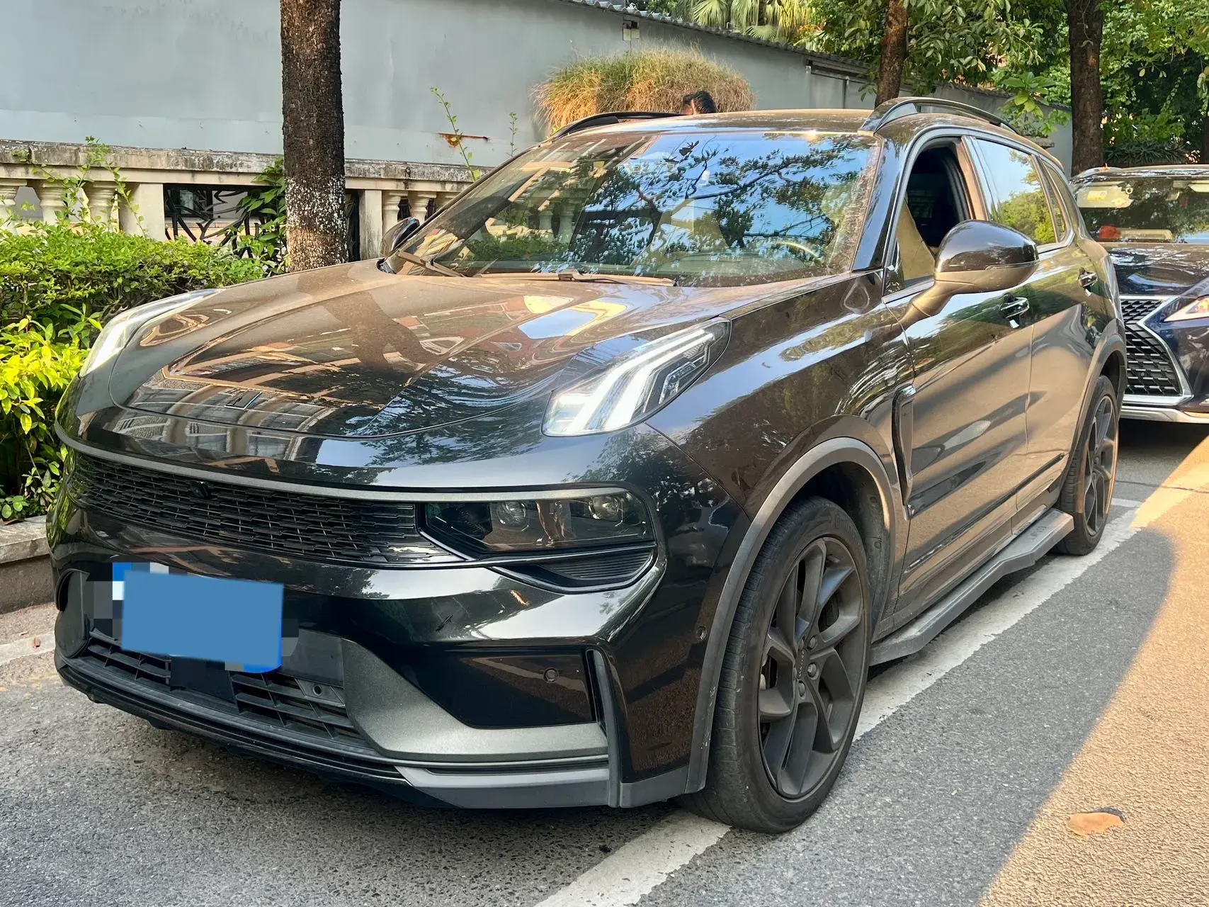 2023 LYNK&CO 01 view 1