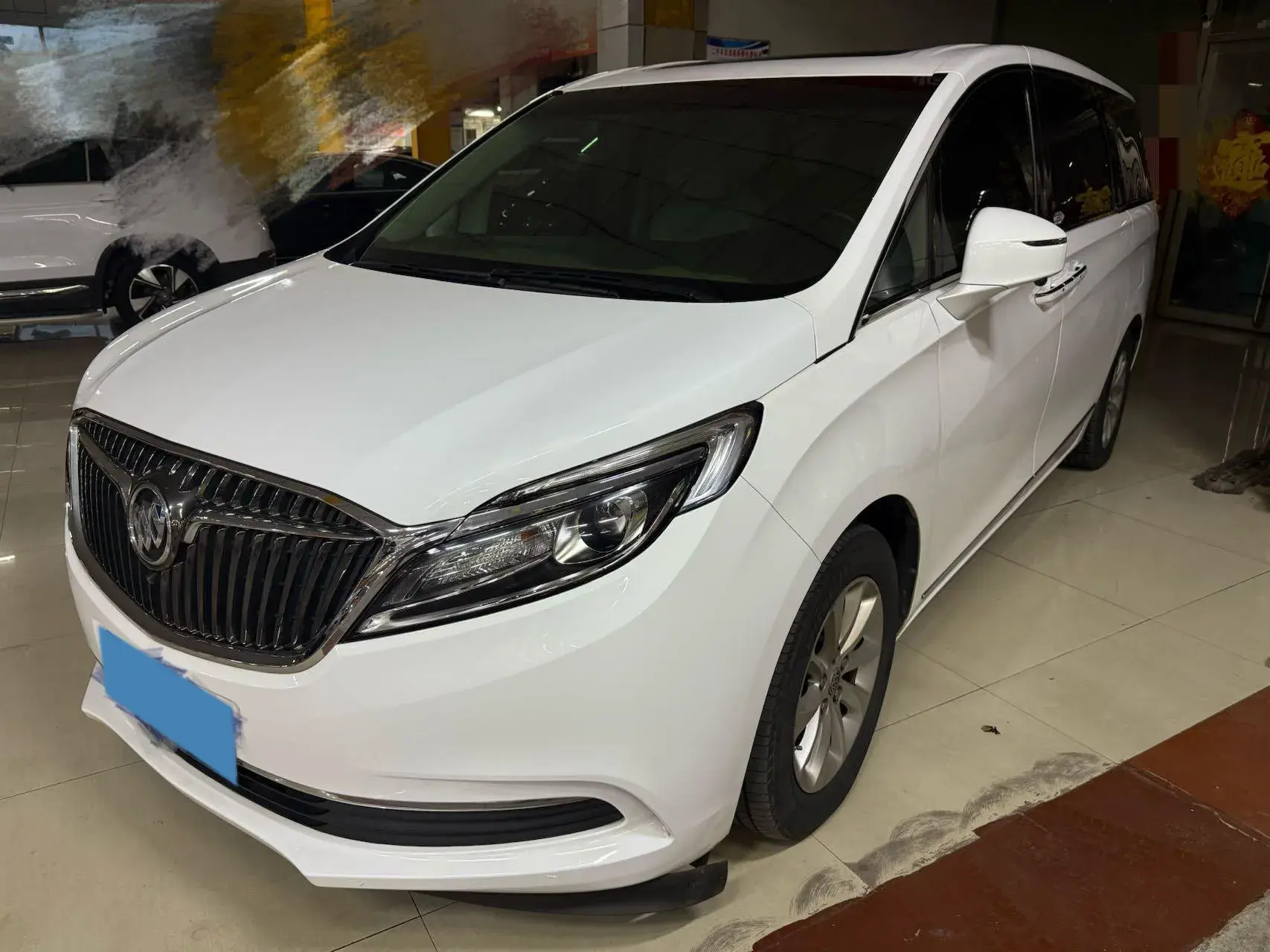 2018 BUICK GL8 view 1