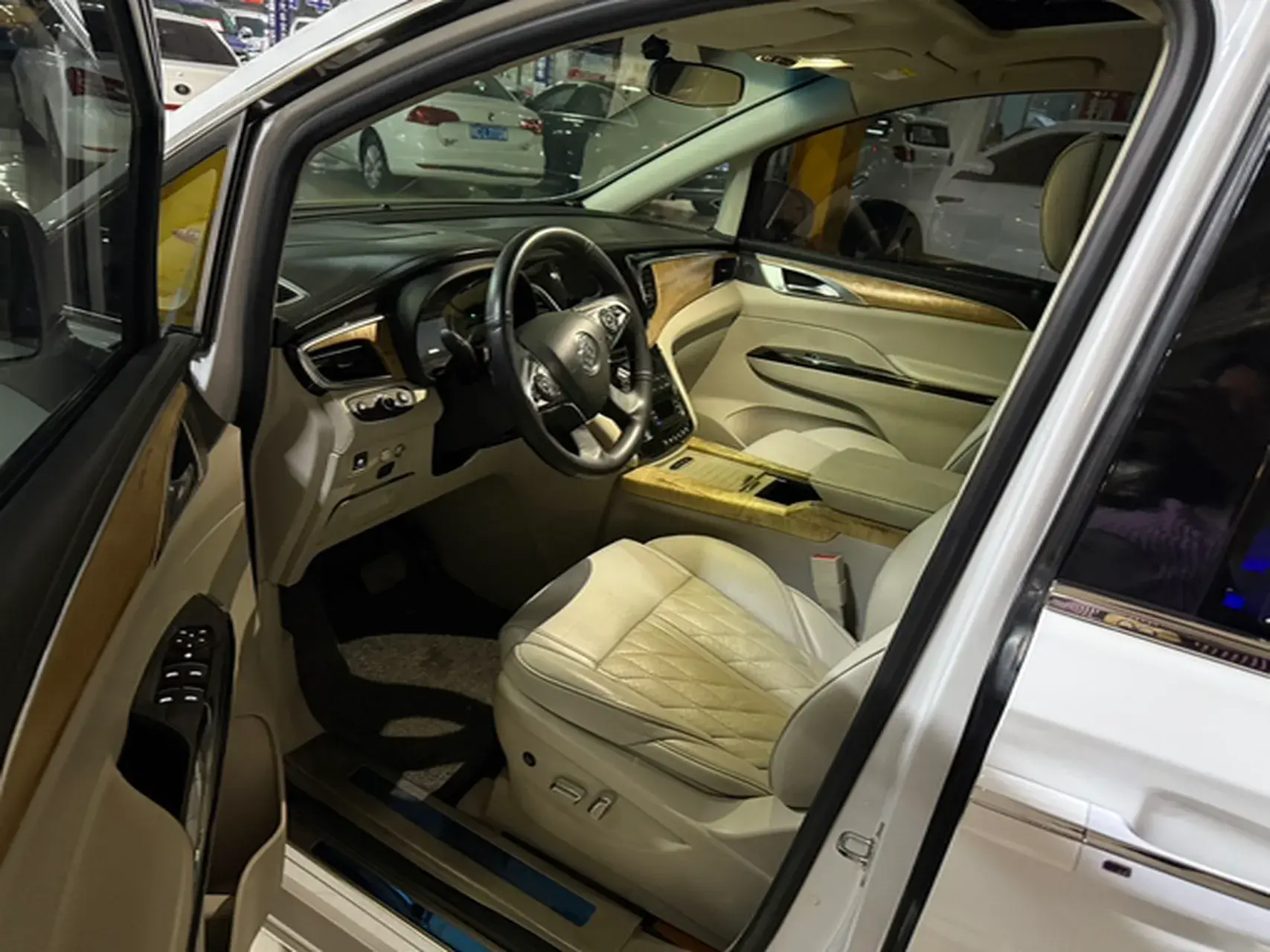 2018 BUICK GL8 thumbnail 4