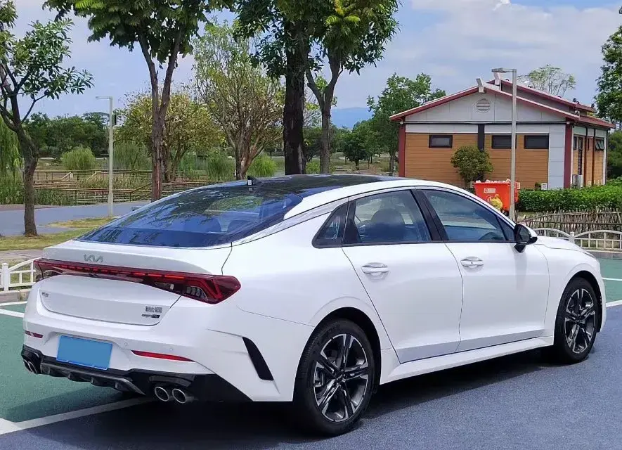 2021 KIA K5 thumbnail 3