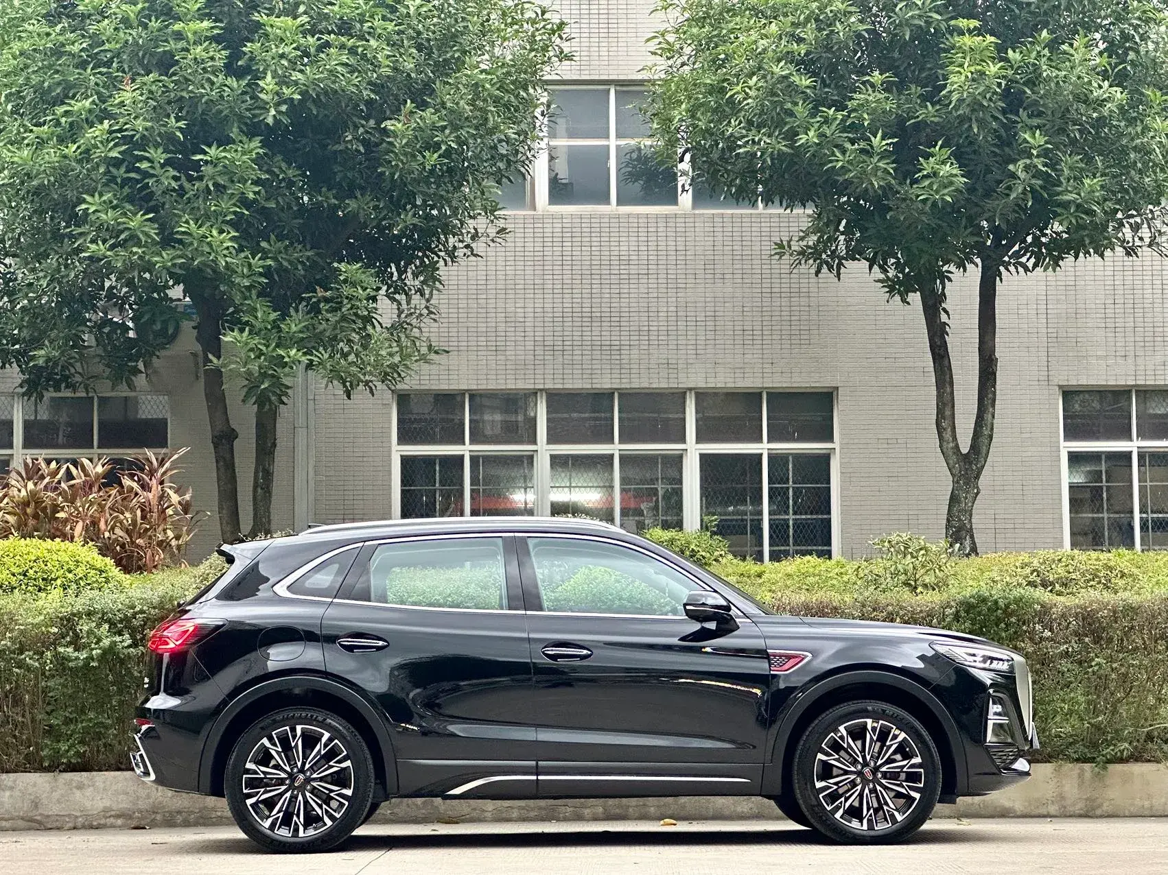 2025 HONGQI HS5 thumbnail 4