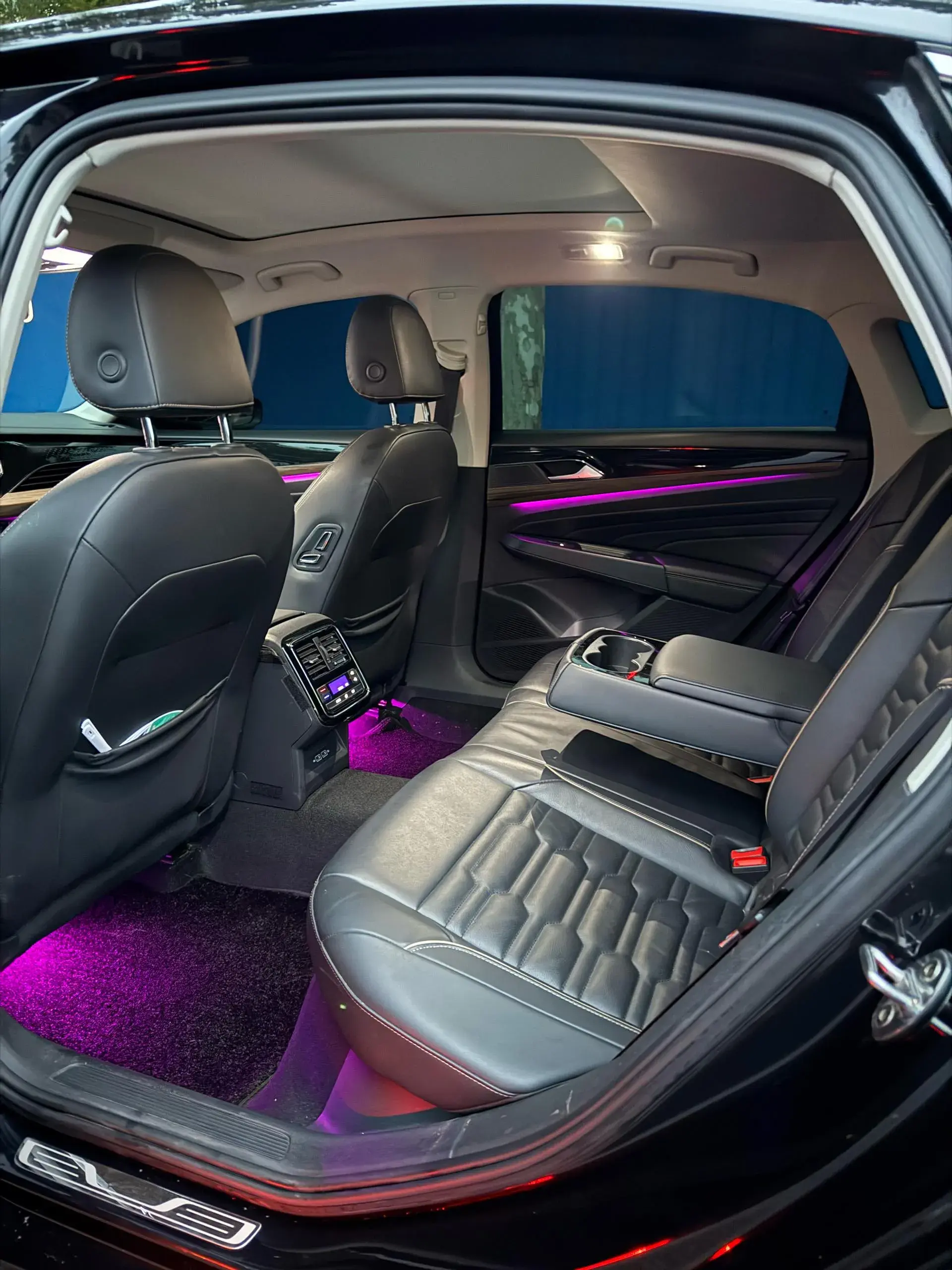 2019 VOLKSWAGEN PASSAT thumbnail 4