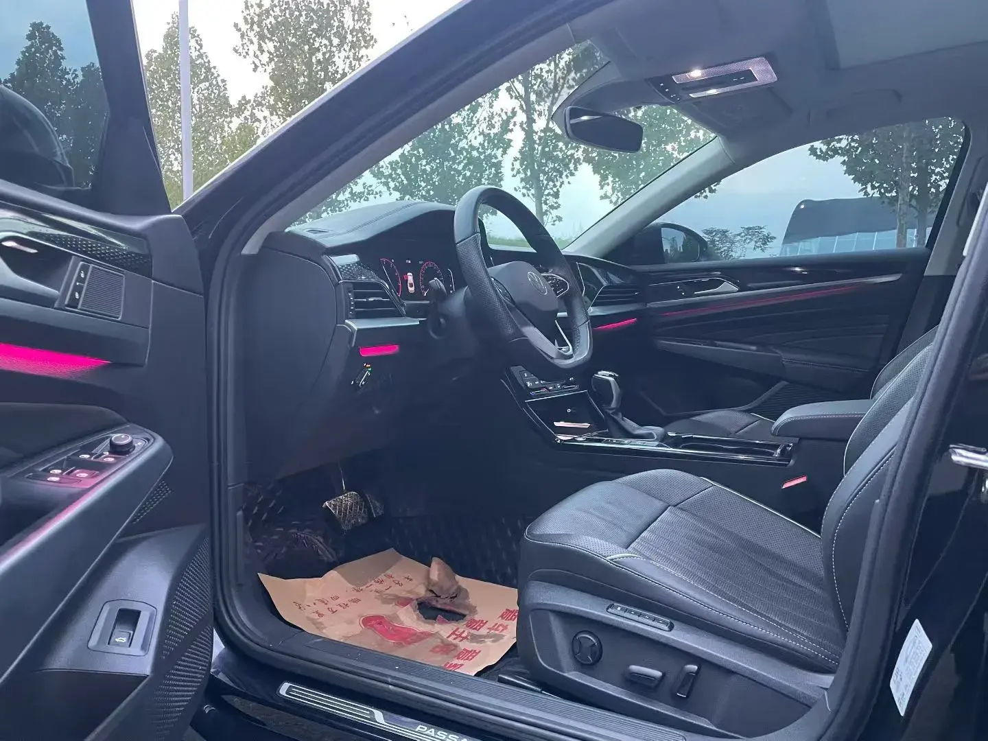 2022 VOLKSWAGEN PASSAT thumbnail 4