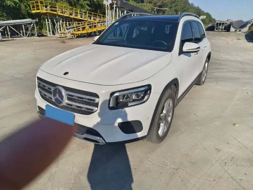 2021 MERCEDES-BENZ GLB view 1