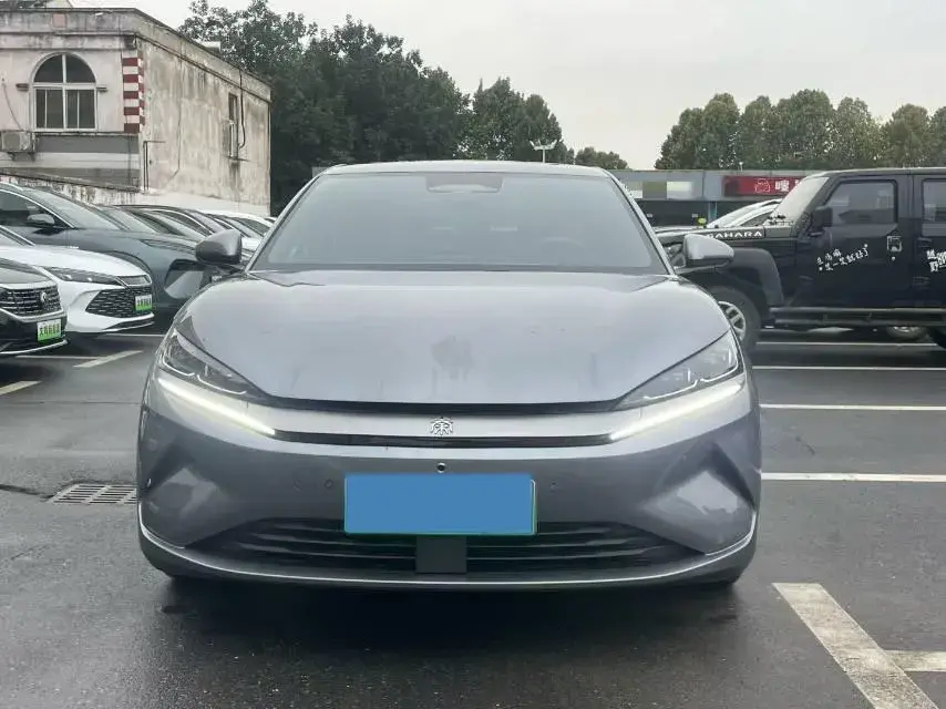 2025 BYD QINL thumbnail 2