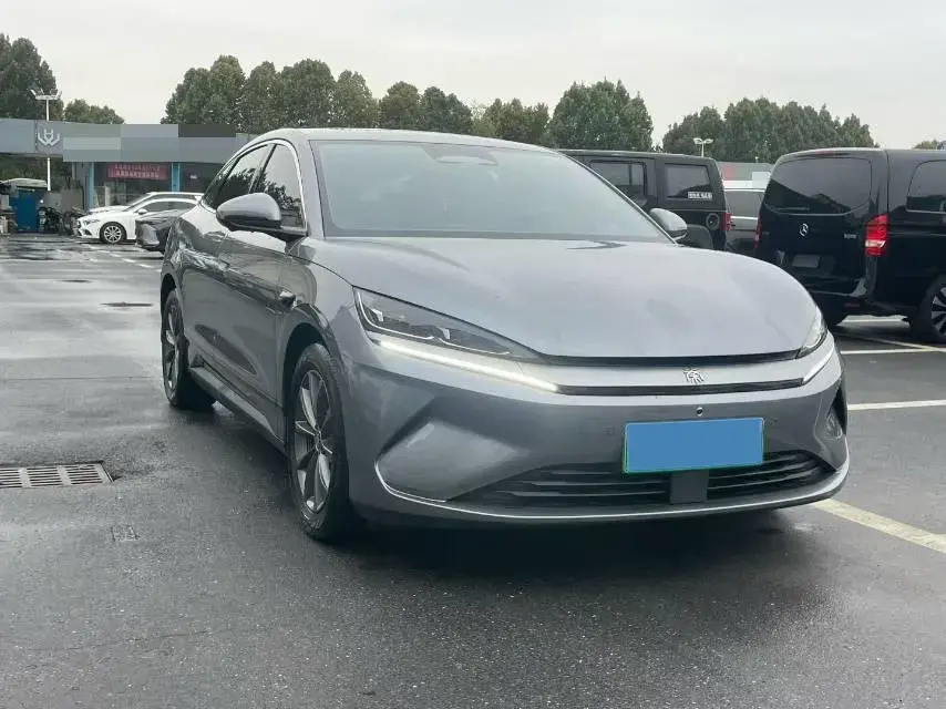 2025 BYD QINL thumbnail 3