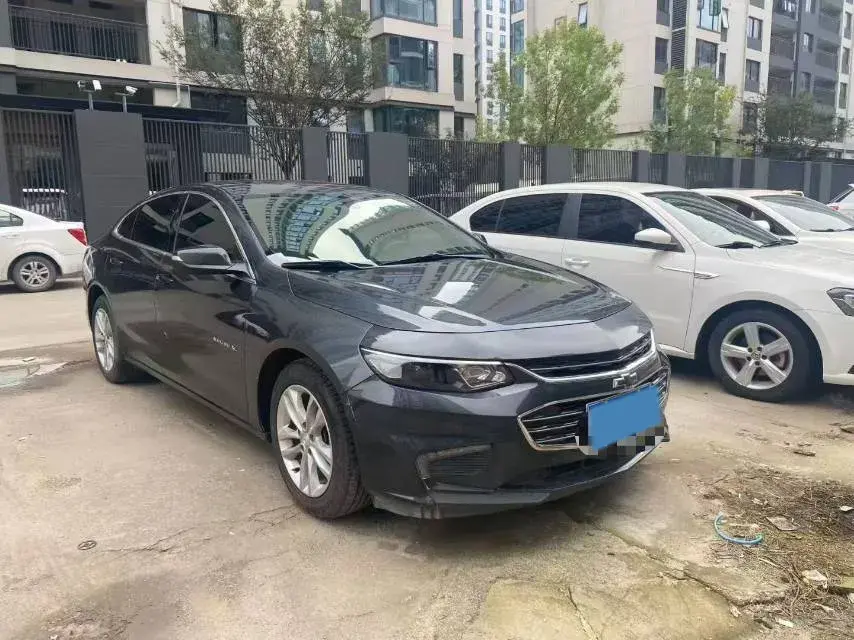 2018 CHEVROLET MALIBU thumbnail 2