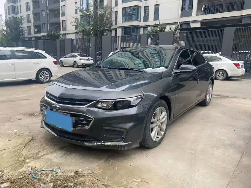 2018 CHEVROLET MALIBU view 1
