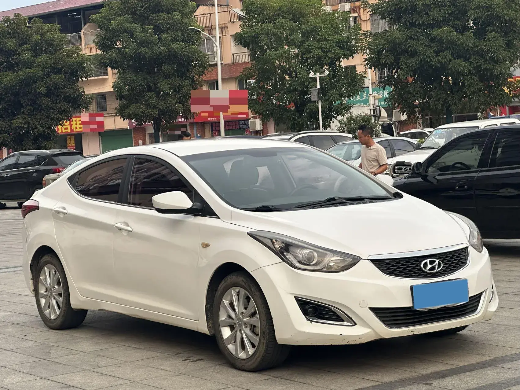 2016 HYUNDAI ELANTRA thumbnail 3