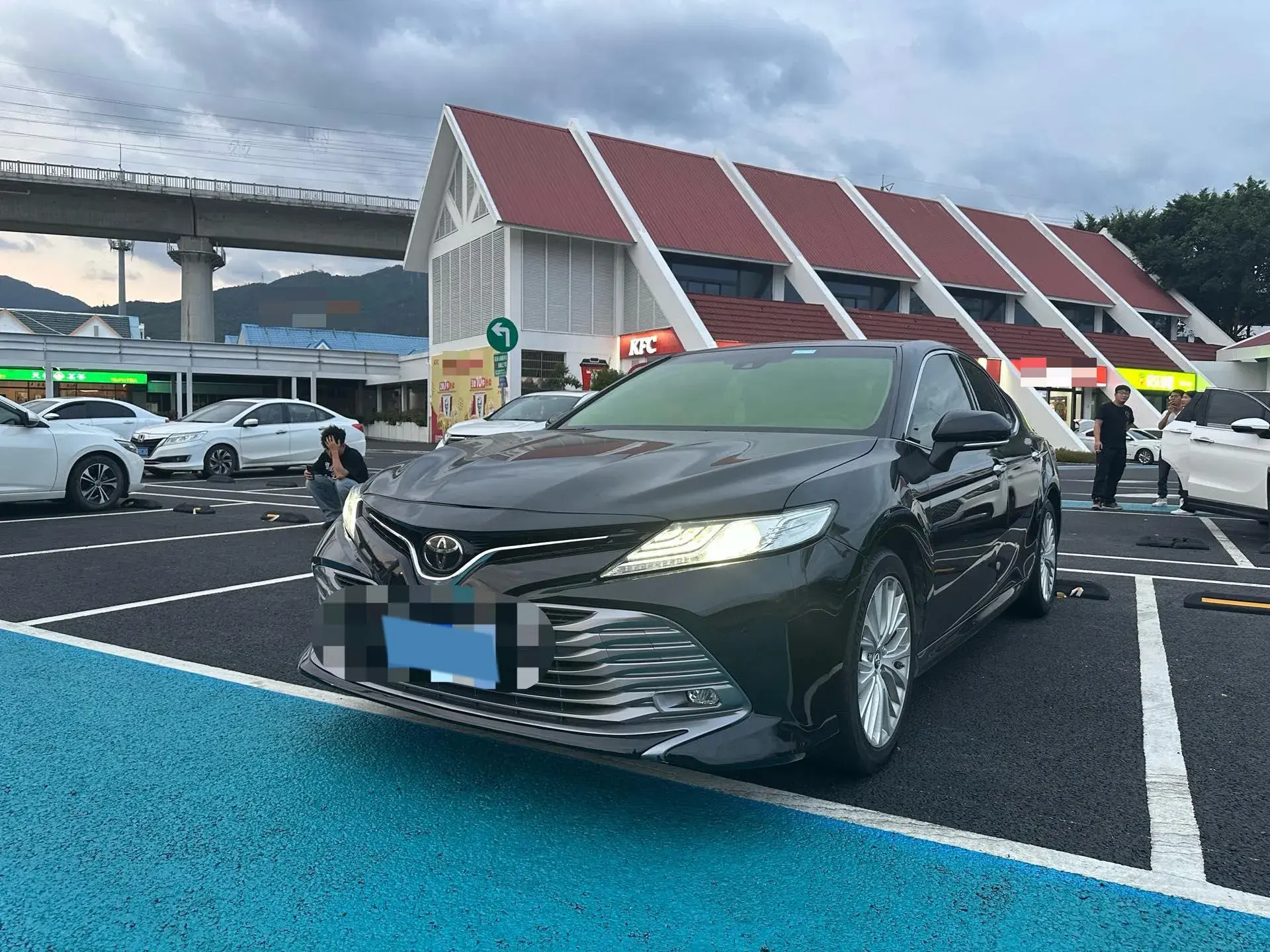 2019 TOYOTA CAMRY view 1