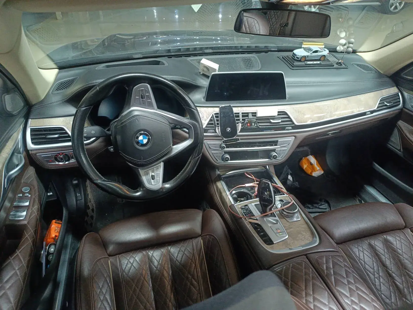 2019 BMW 7 thumbnail 3