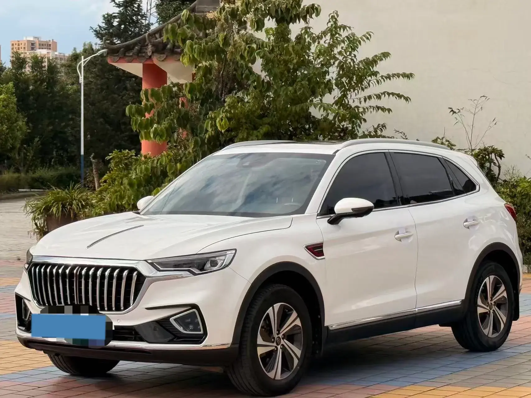 2022 HONGQI HS5 view 1