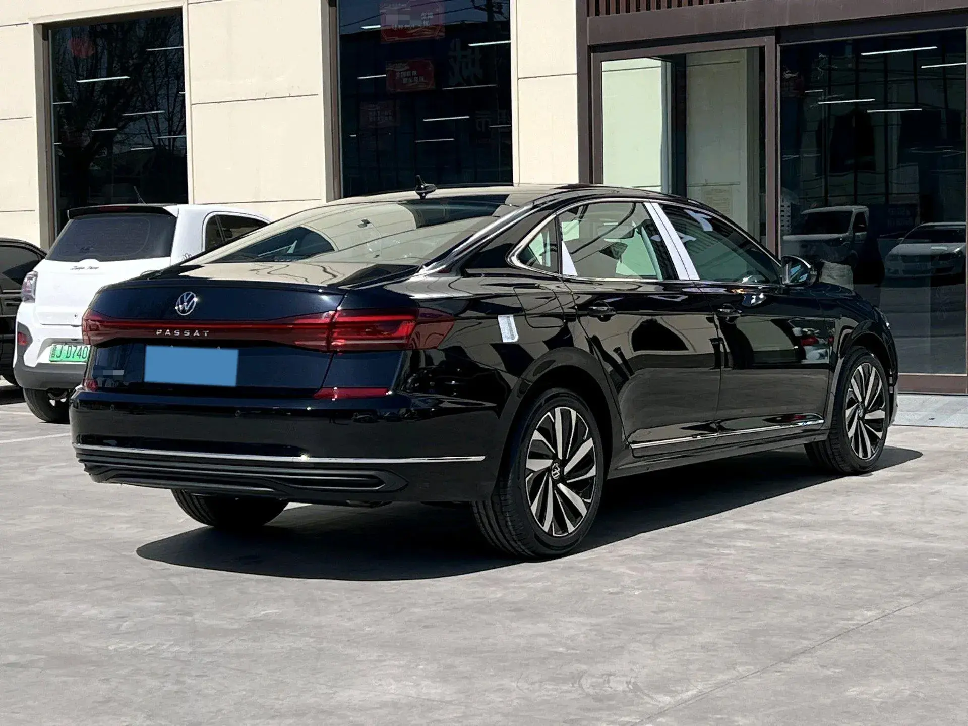 2025 VOLKSWAGEN PASSAT thumbnail 4