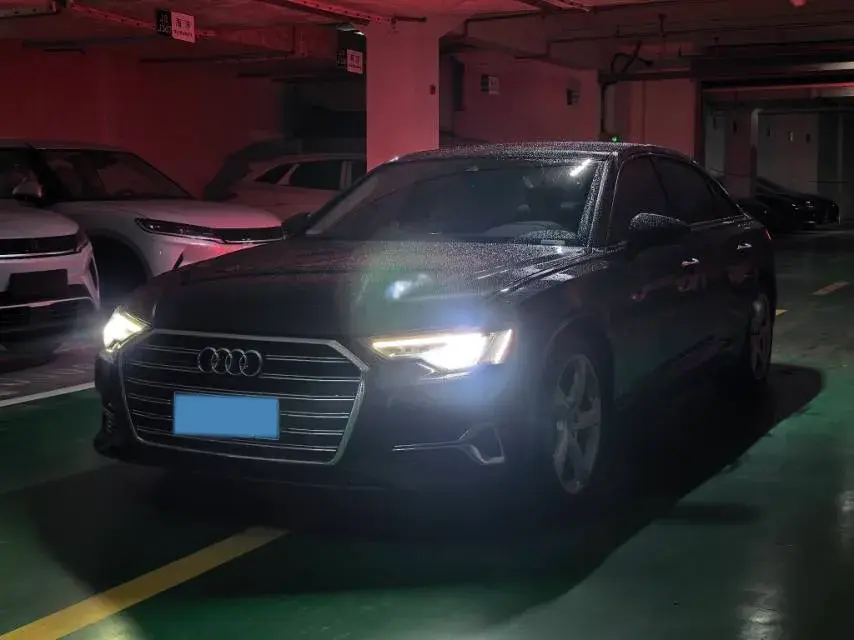 2023 AUDI A6L view 1