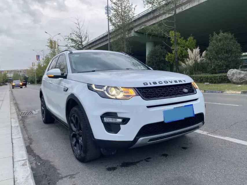 2018 LAND ROVER thumbnail 2