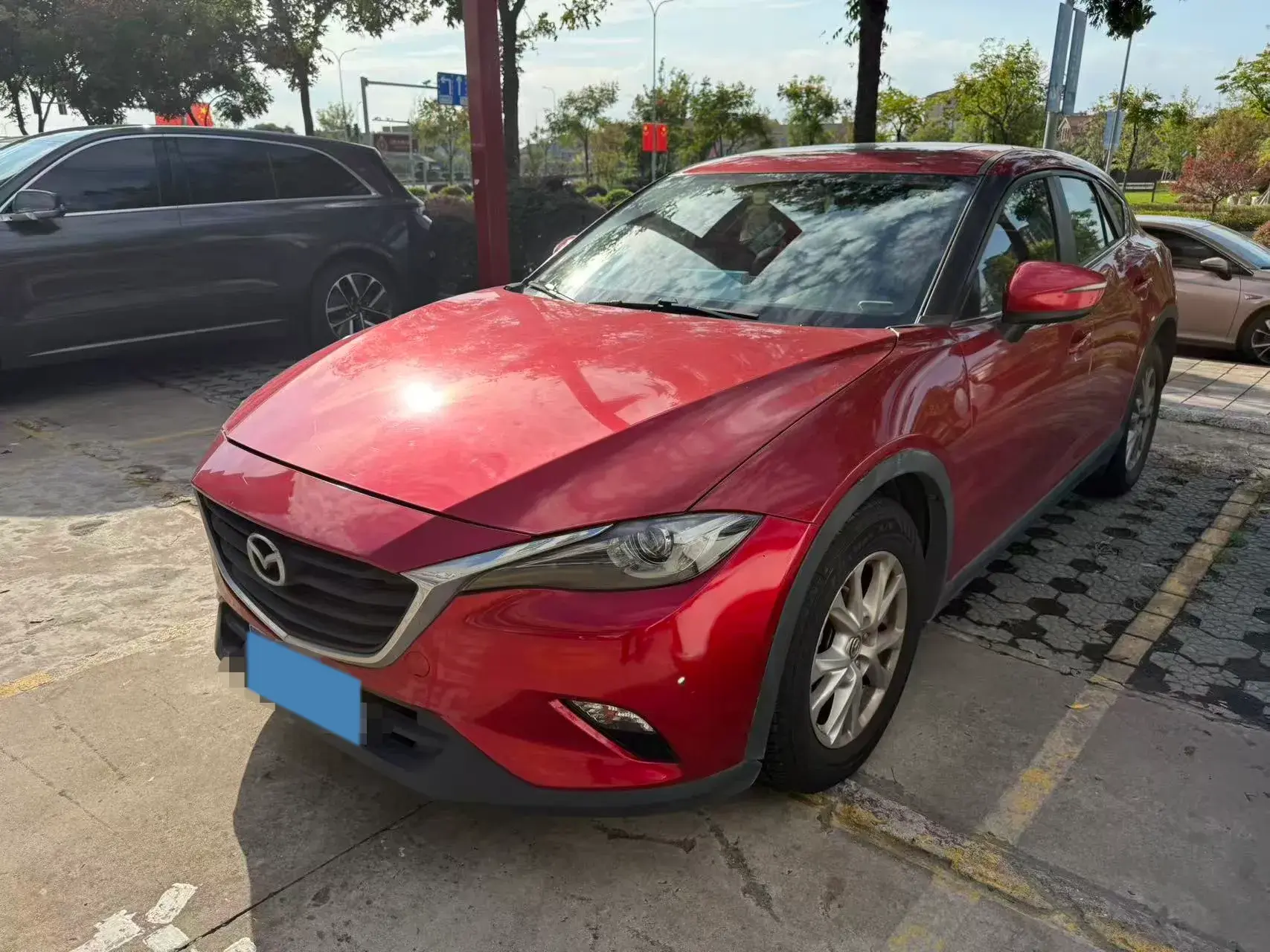 2018 MAZDA CX-4 view 1