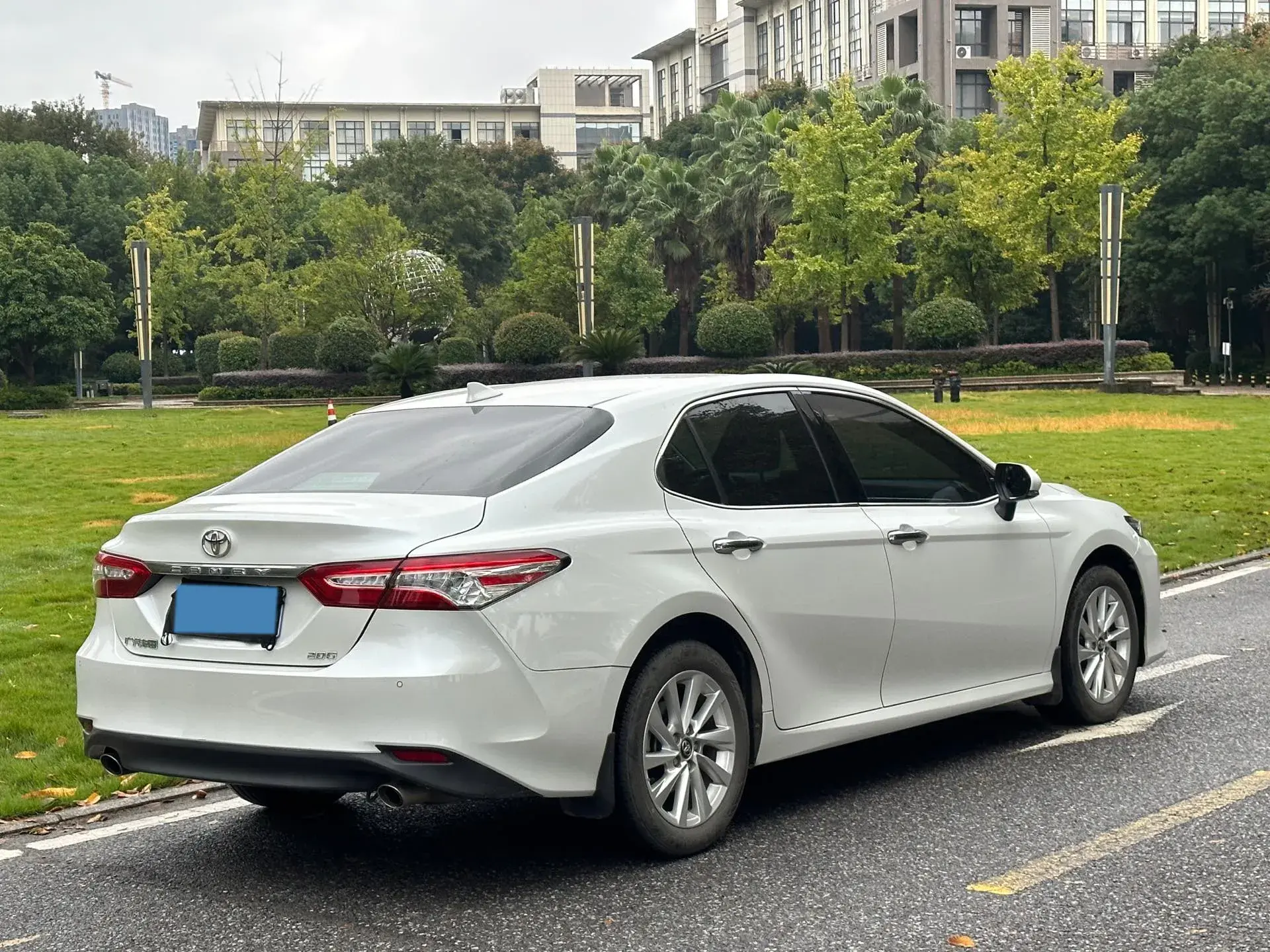 2021 TOYOTA CAMRY thumbnail 4