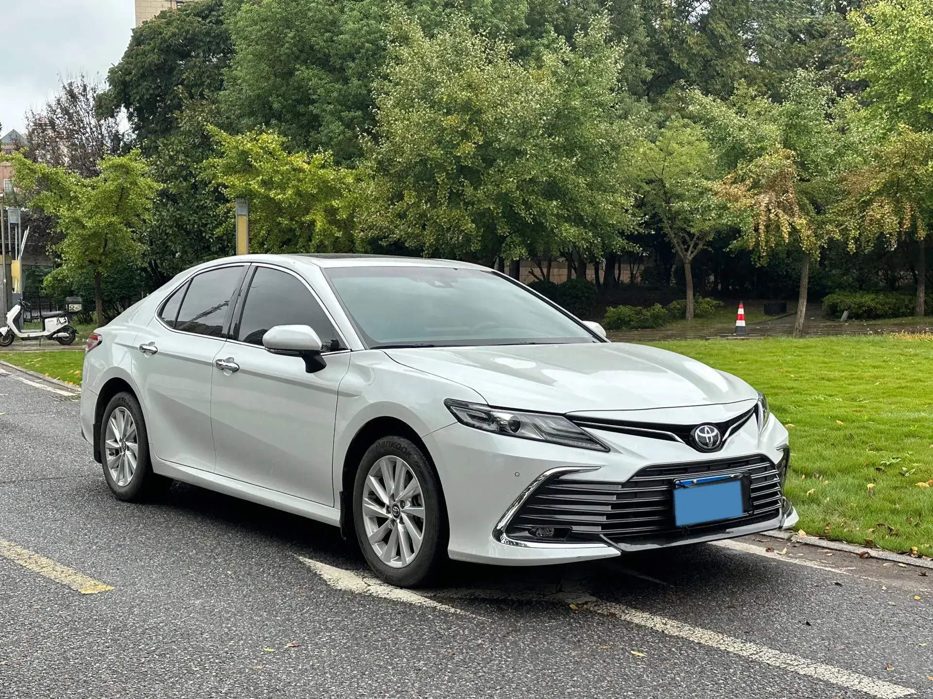 2021 TOYOTA CAMRY thumbnail 3