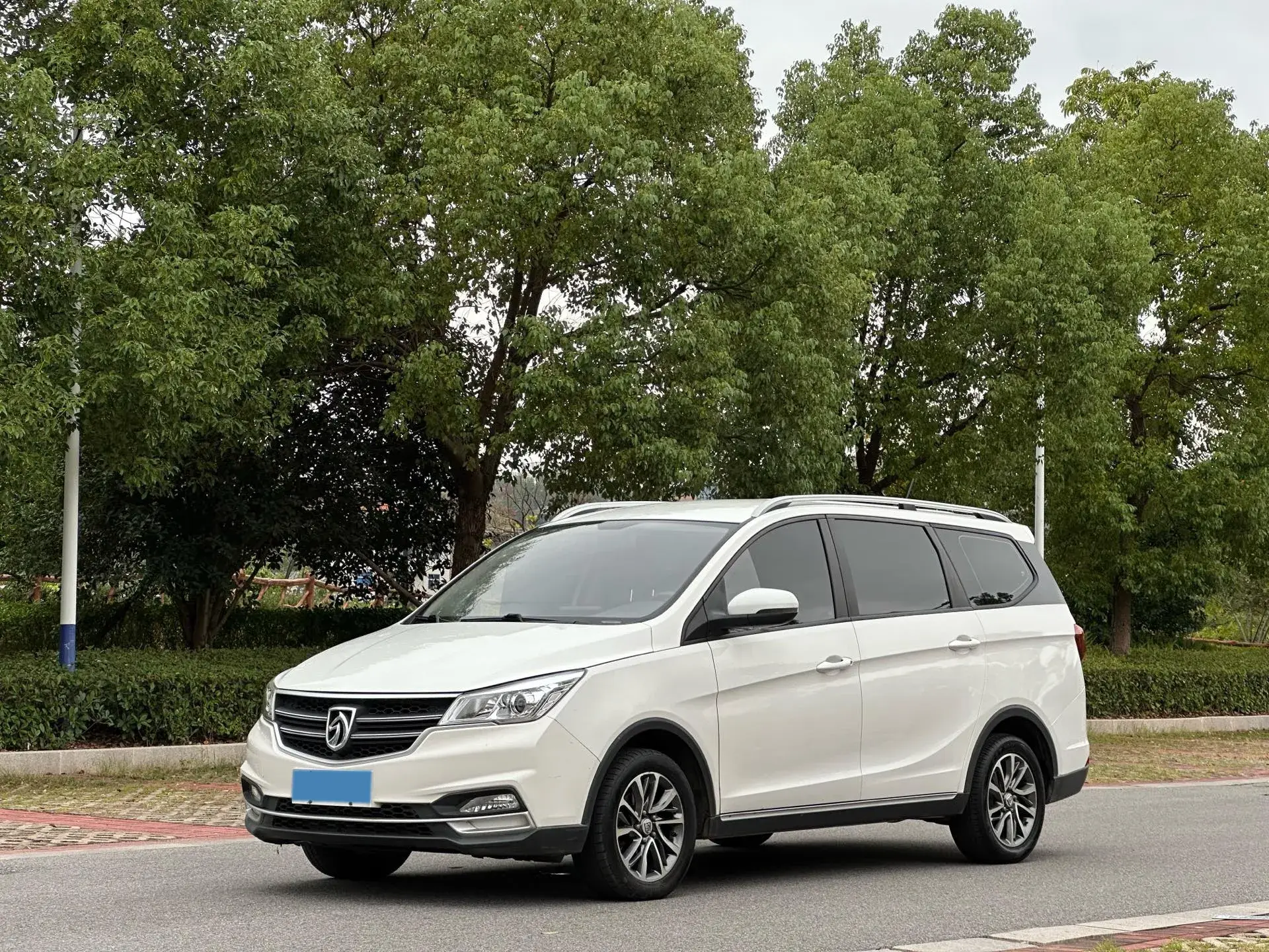 2019 BAOJUN 730 view 1