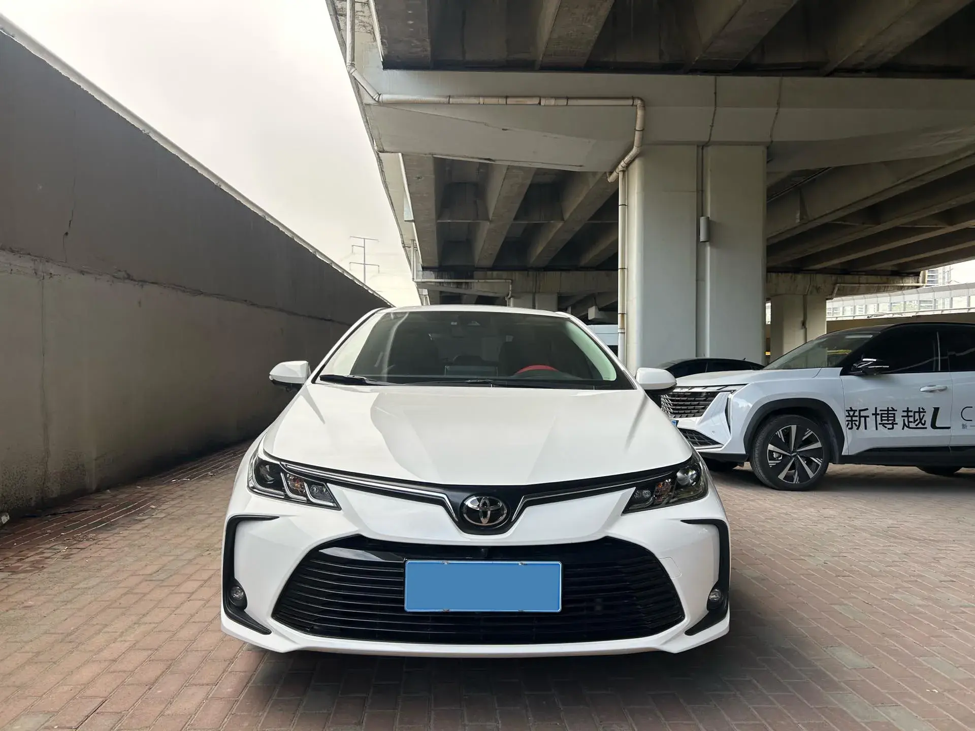 2023 TOYOTA COROLLA thumbnail 2