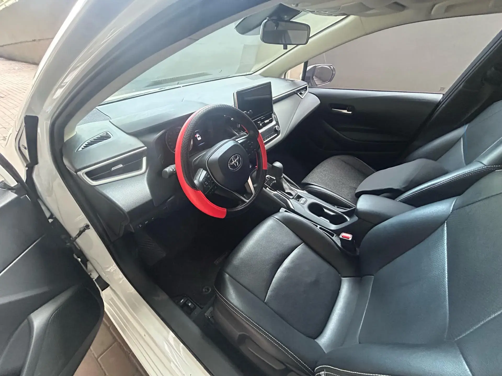 2023 TOYOTA COROLLA thumbnail 4