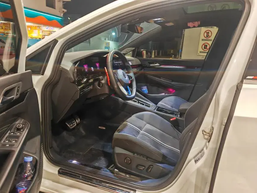 2023 VOLKSWAGEN GOLF thumbnail 3